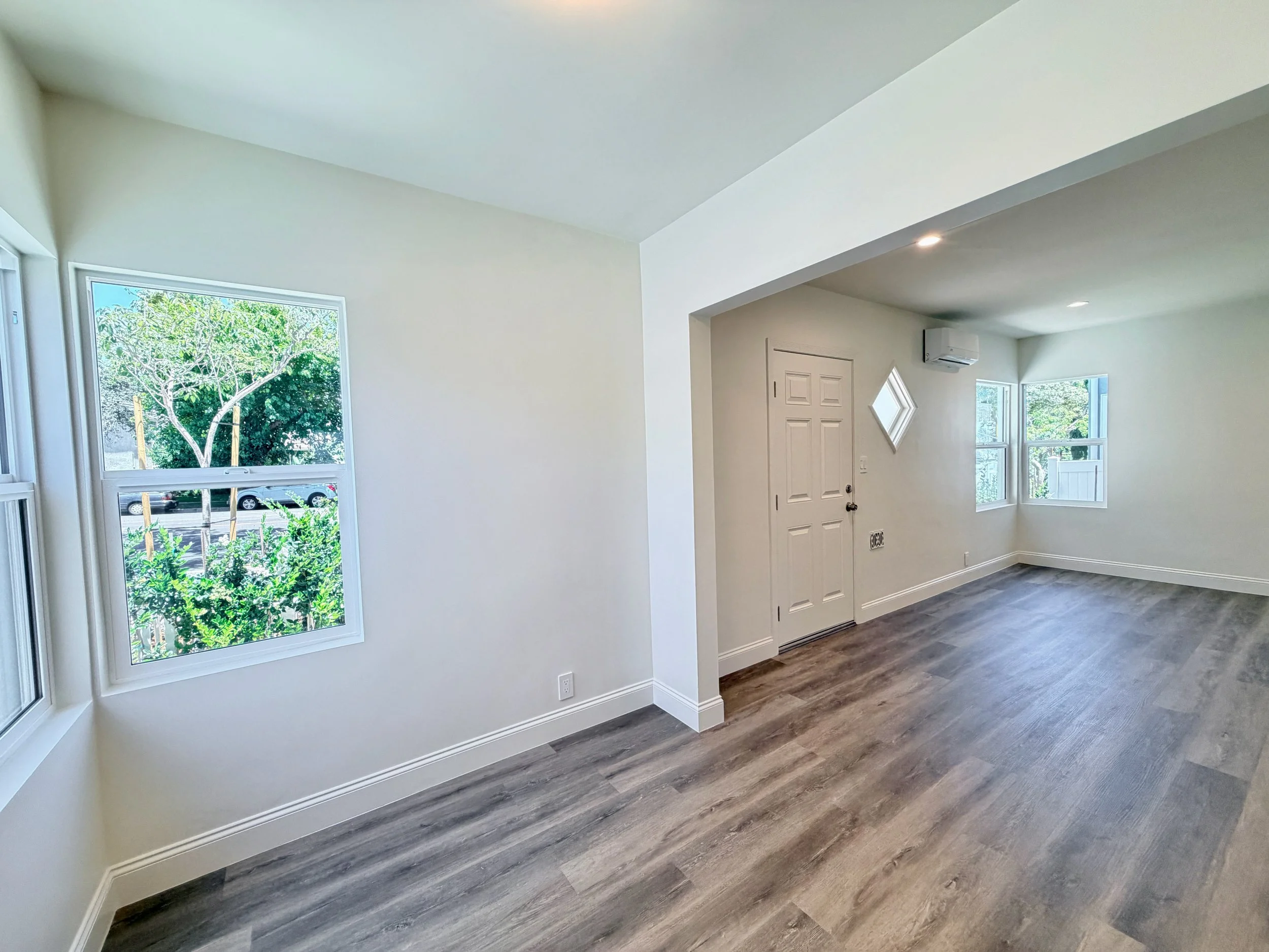 2928 Riverside Dr - 4.jpeg