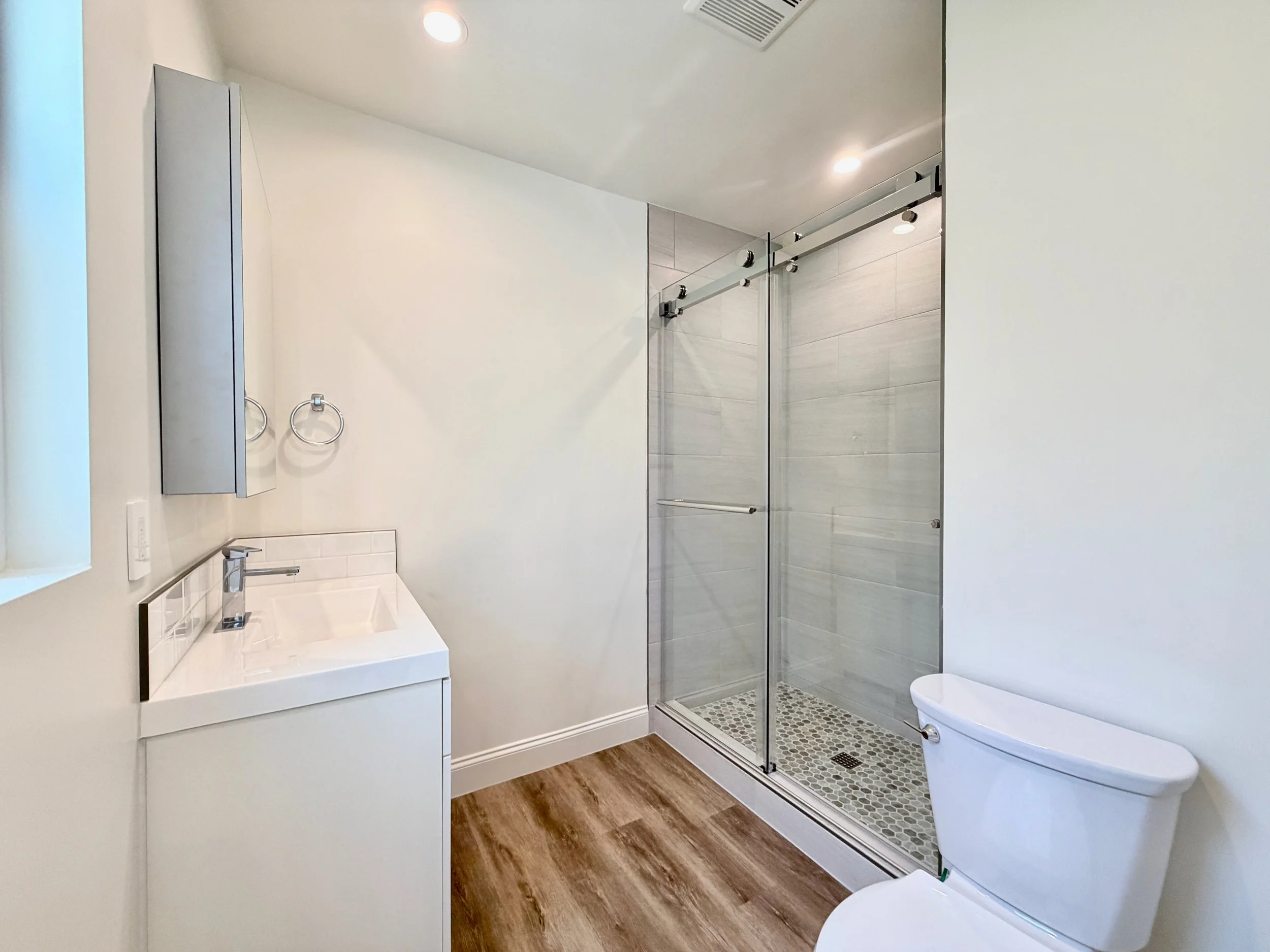 2928 Riverside Dr - 11.jpeg