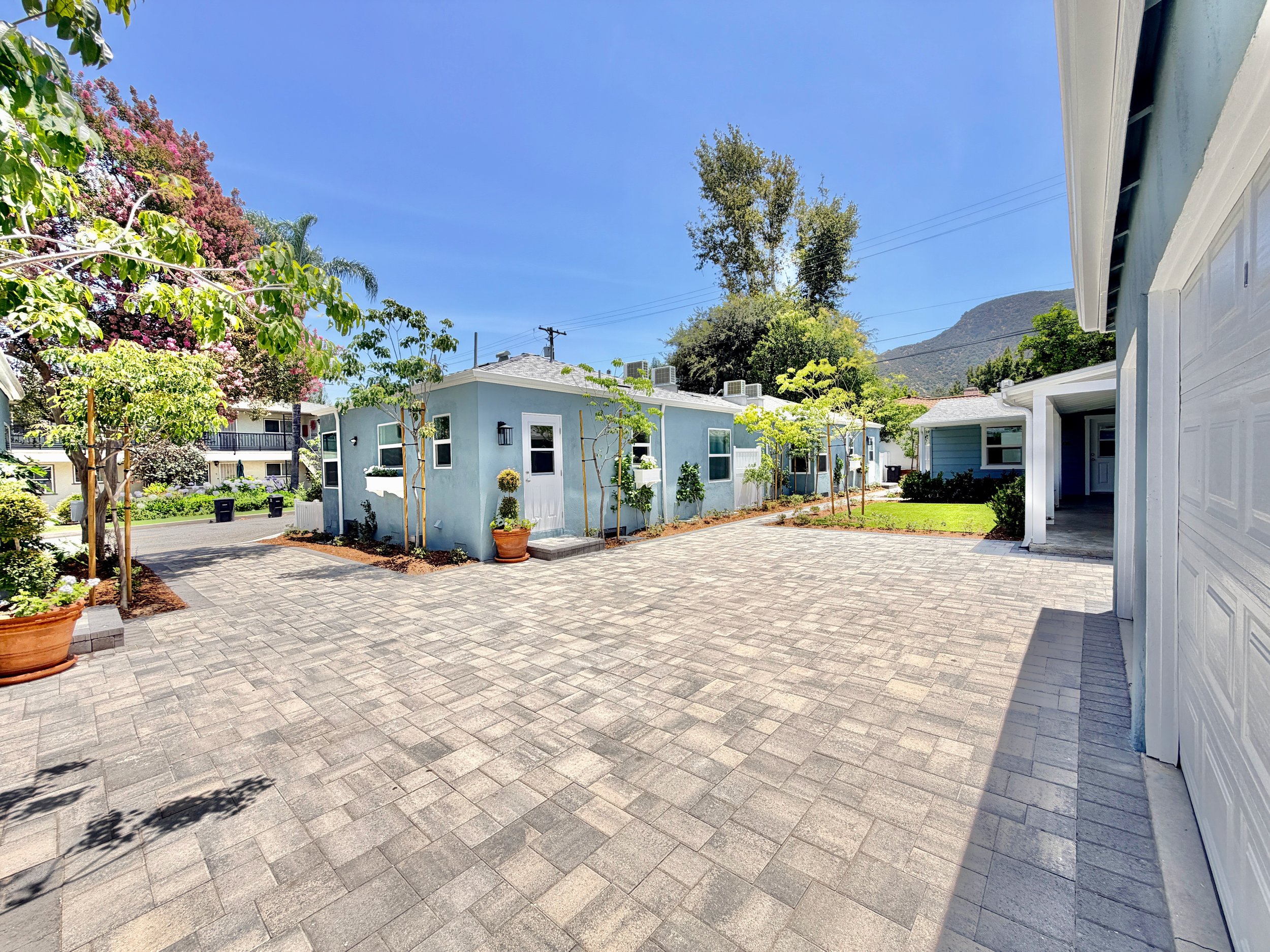 2928 Riverside Dr - 13.jpeg