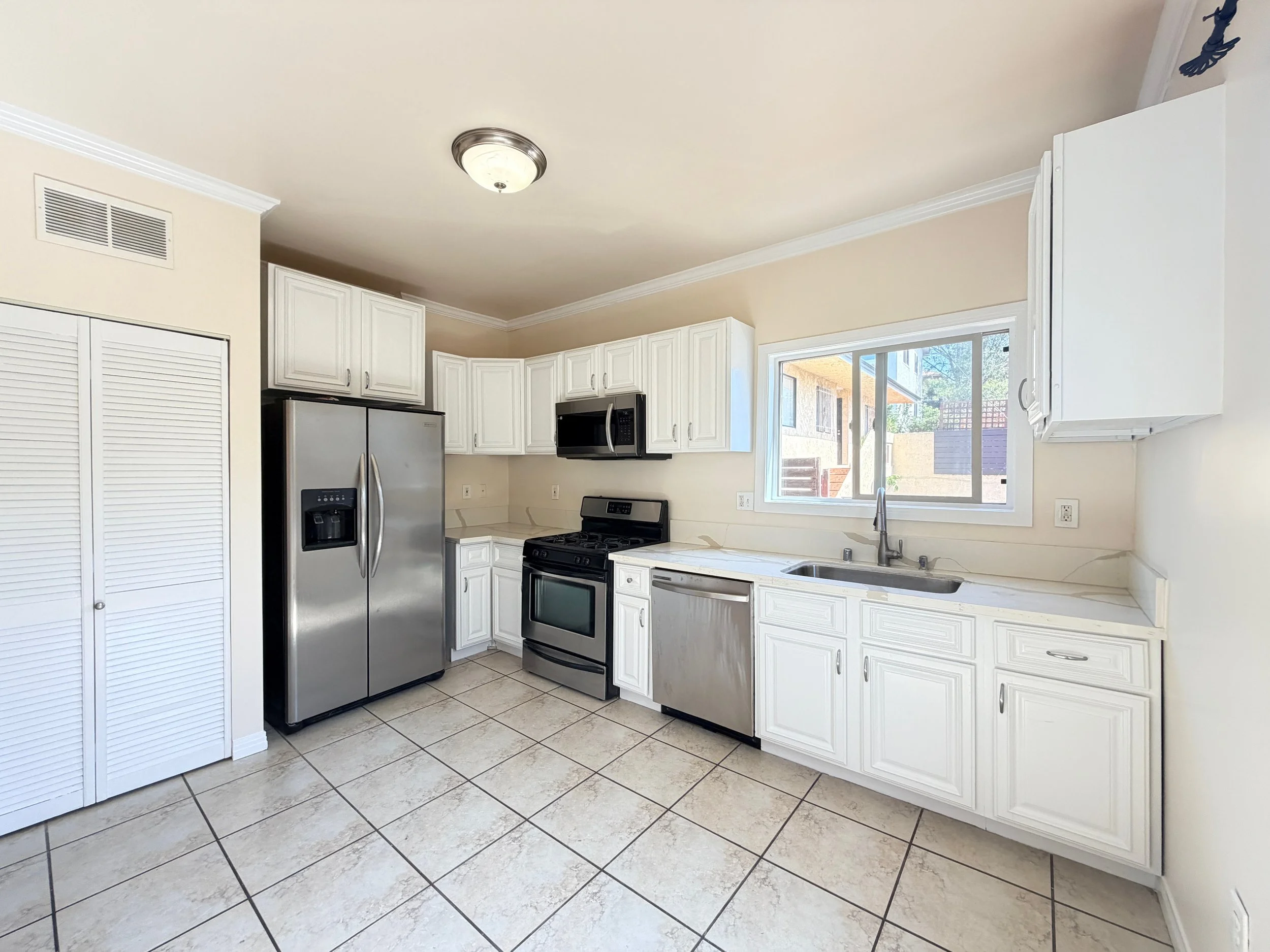604 1-2 Tularosa Dr 2026 - 7.jpeg