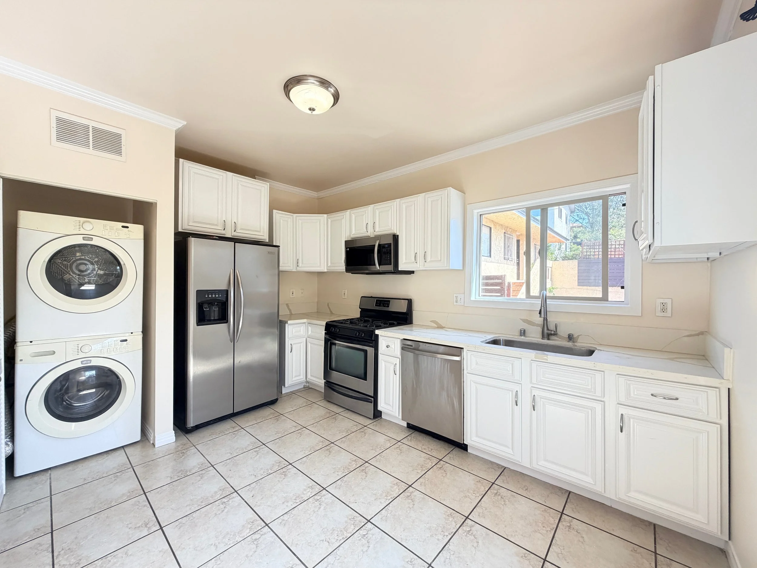 604 1-2 Tularosa Dr 2026 - 8.jpeg