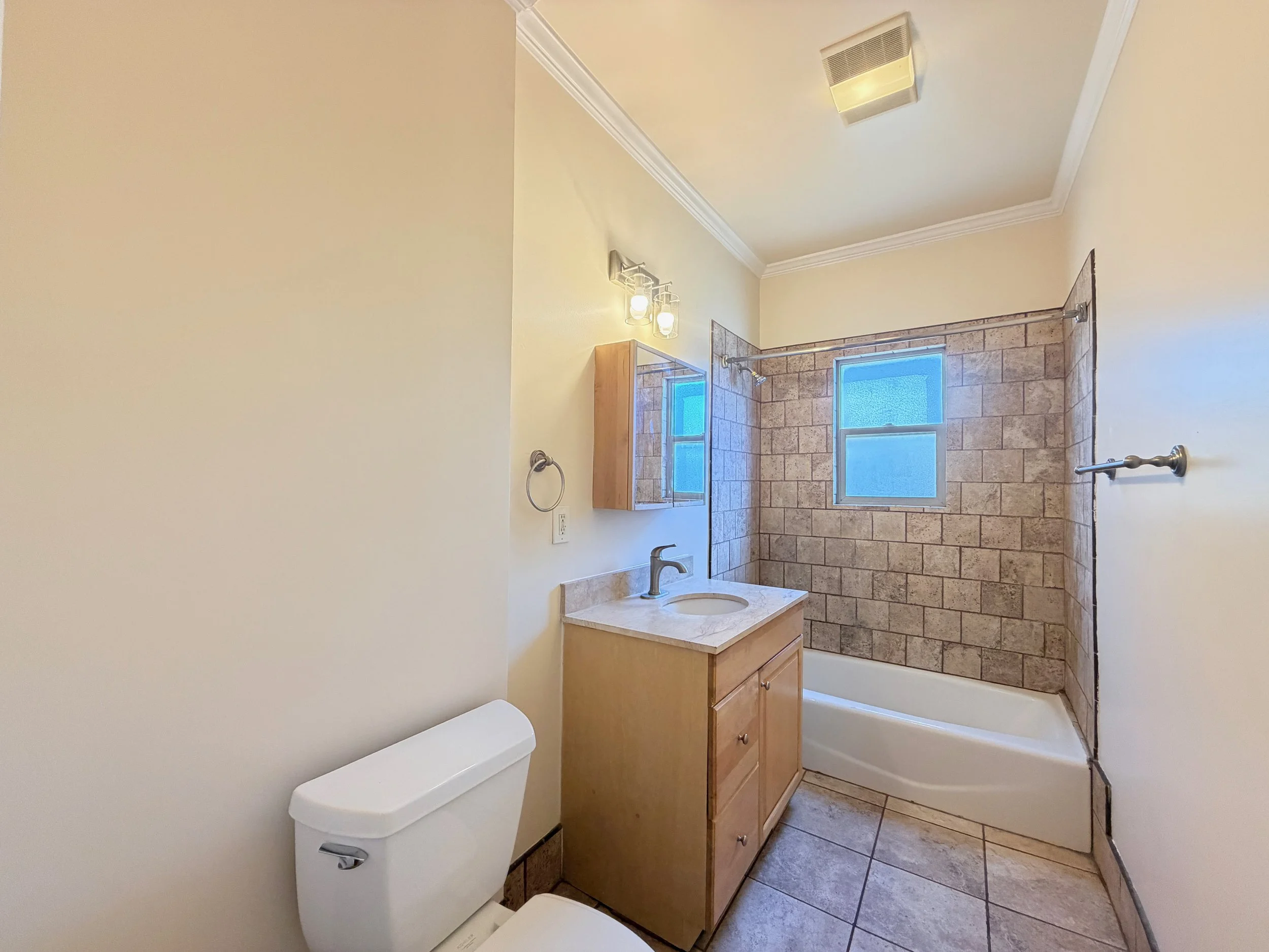 604 1-2 Tularosa Dr 2026 - 11.jpeg