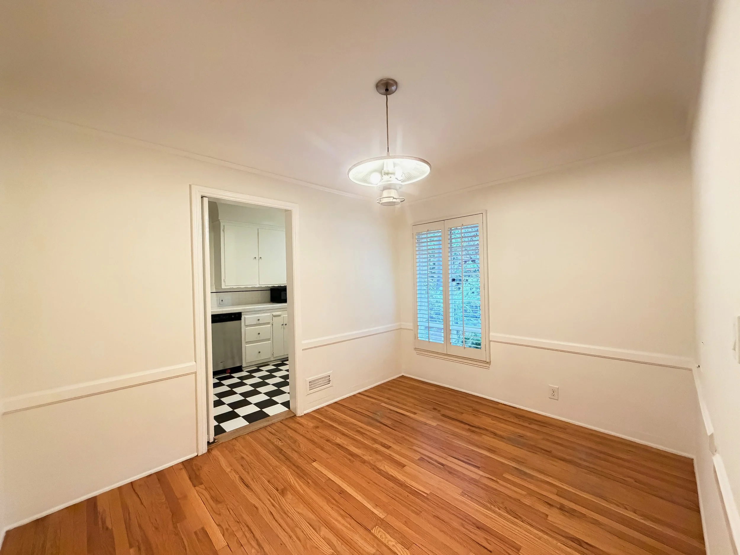 8472 1-2 Fountain Ave - 3.jpeg
