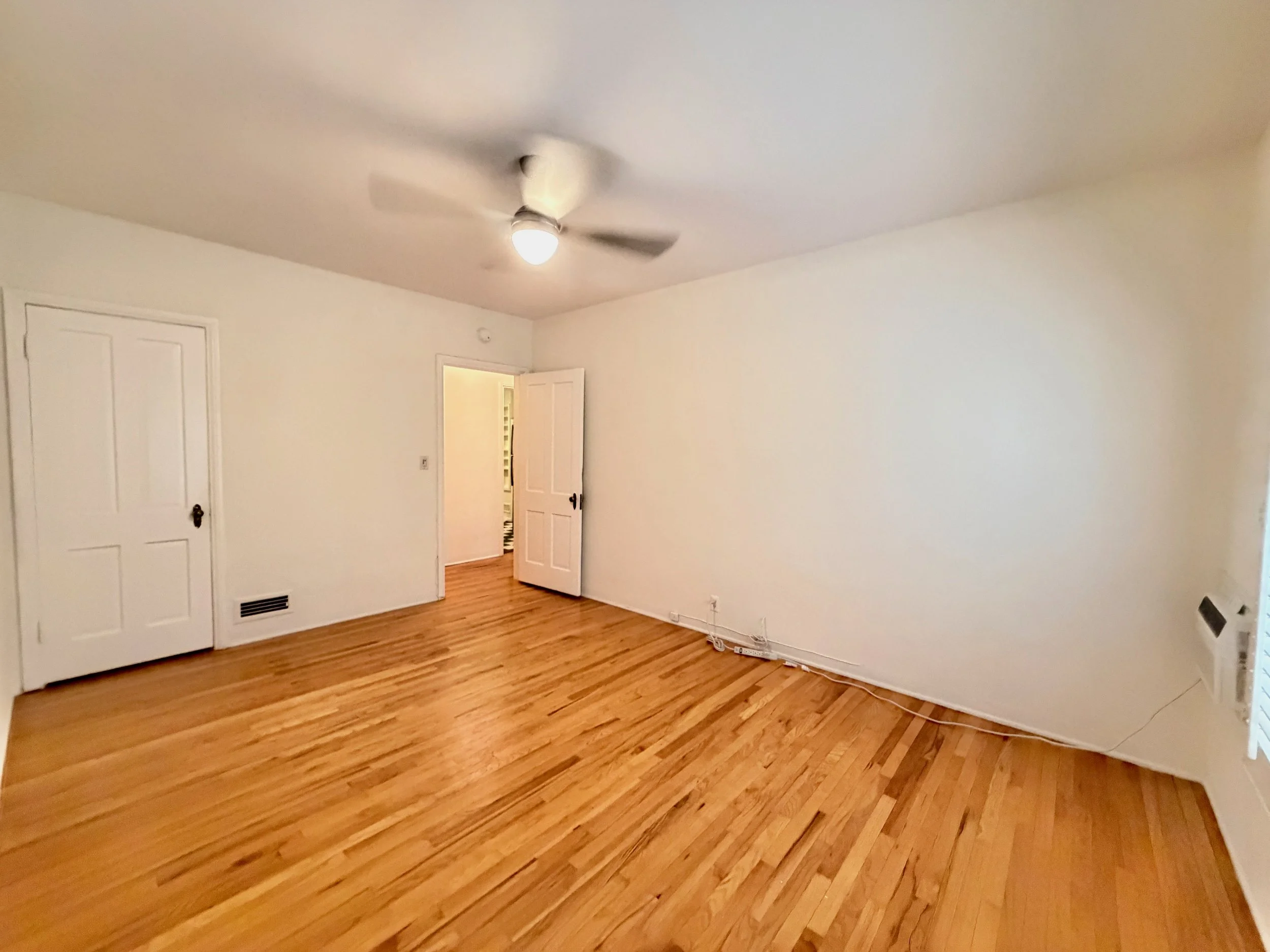 8472 1-2 Fountain Ave - 16.jpeg