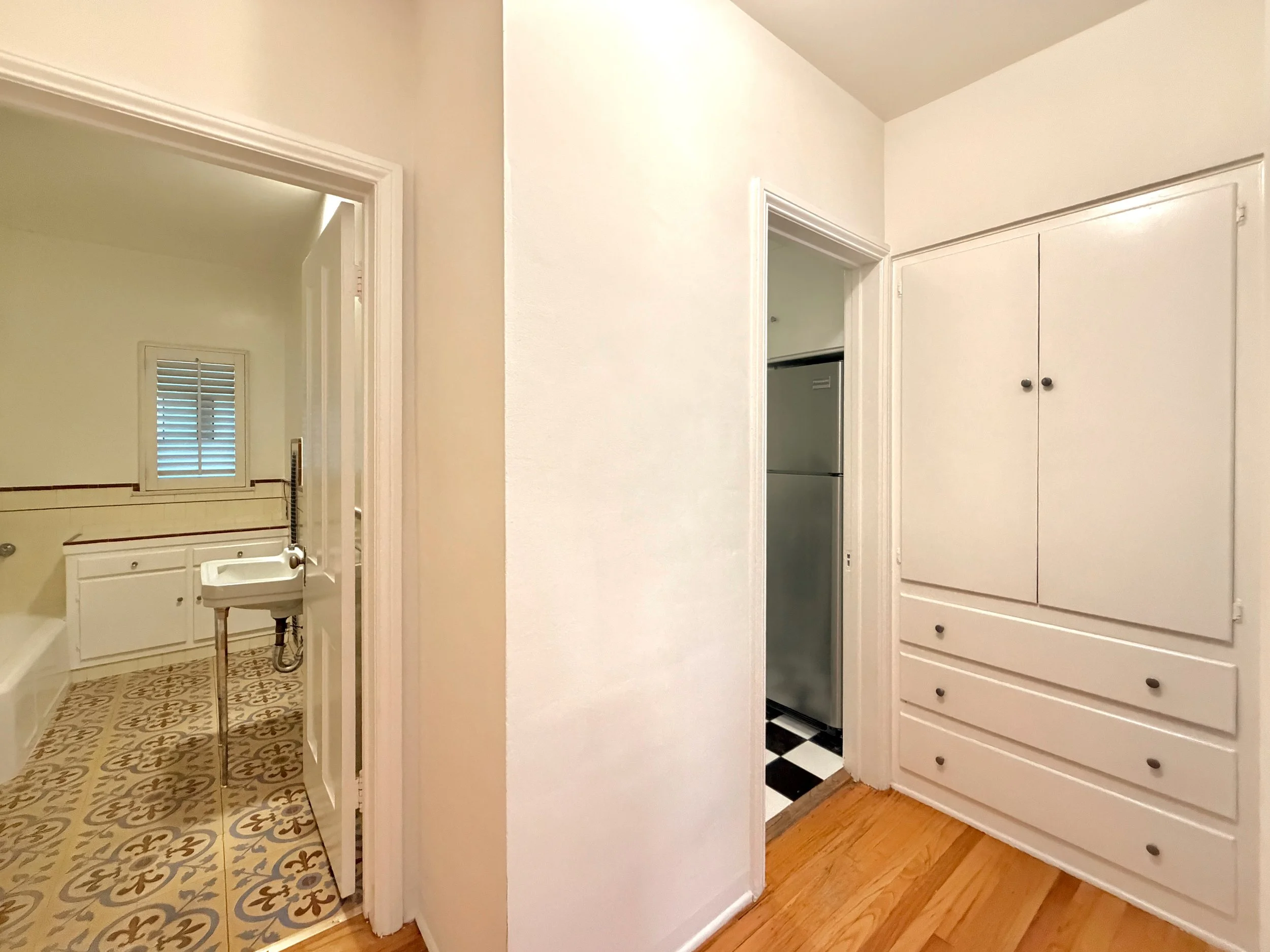 8472 1-2 Fountain Ave - 17.jpeg