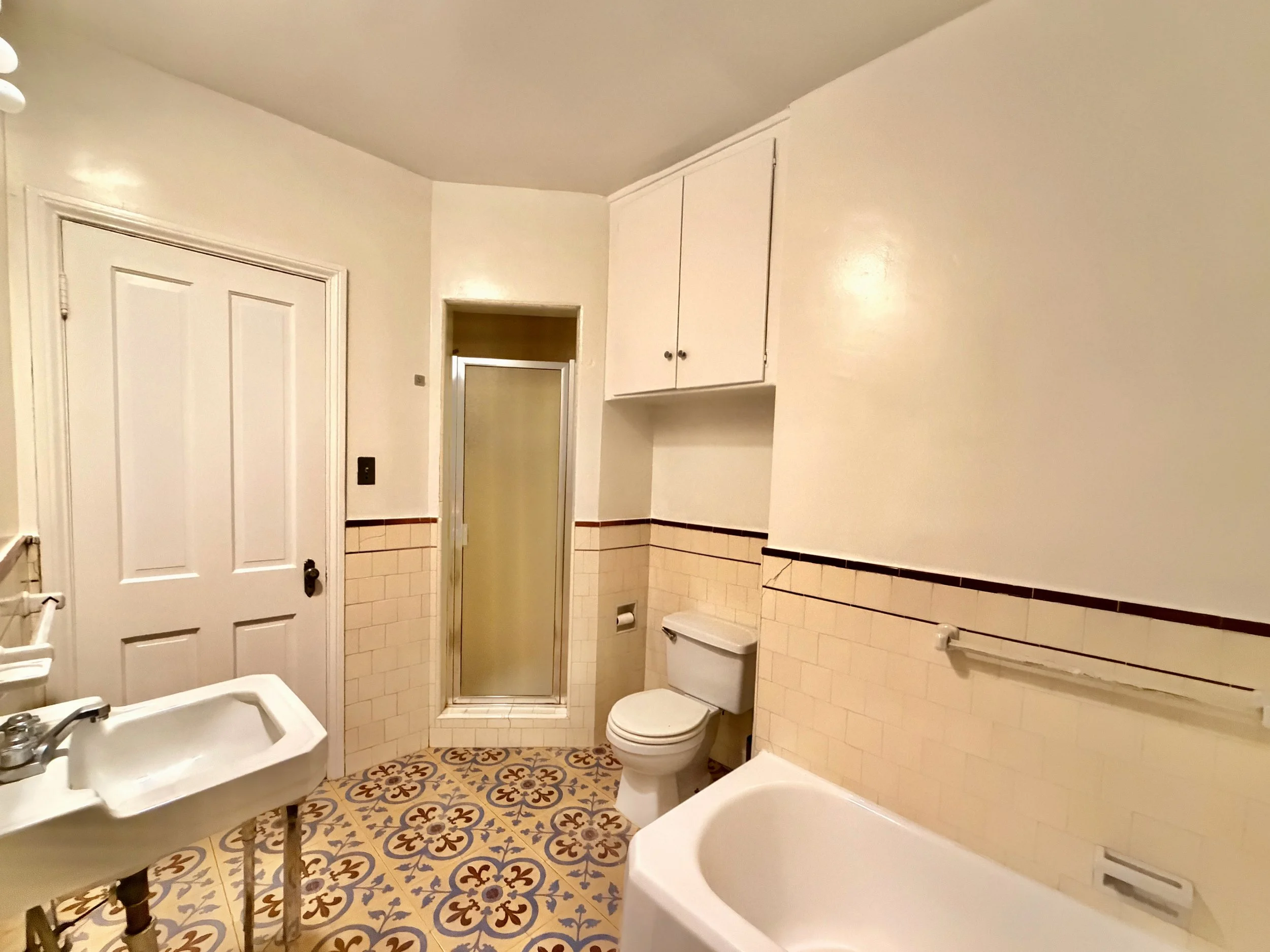 8472 1-2 Fountain Ave - 20.jpeg