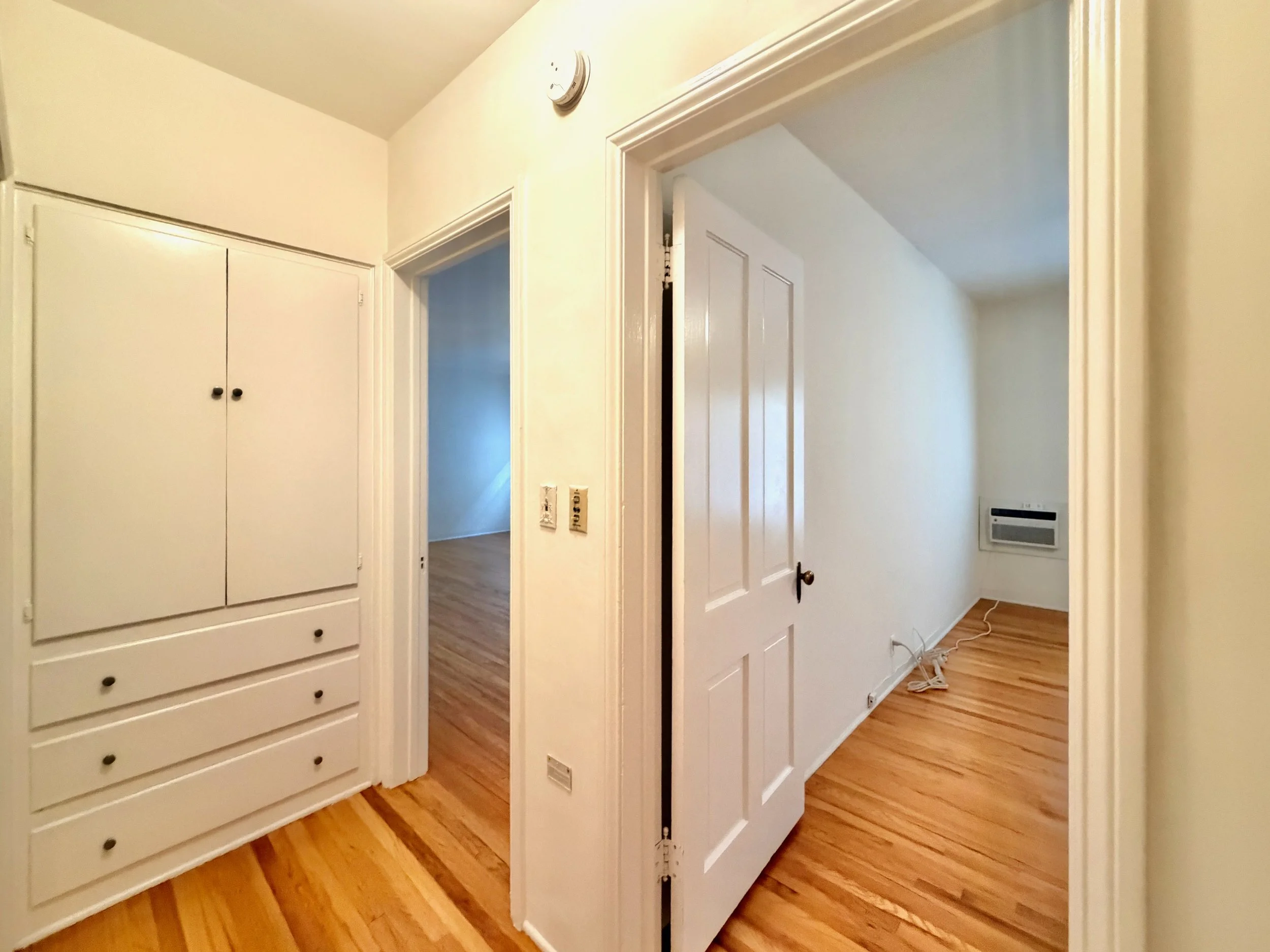 8472 1-2 Fountain Ave - 22.jpeg