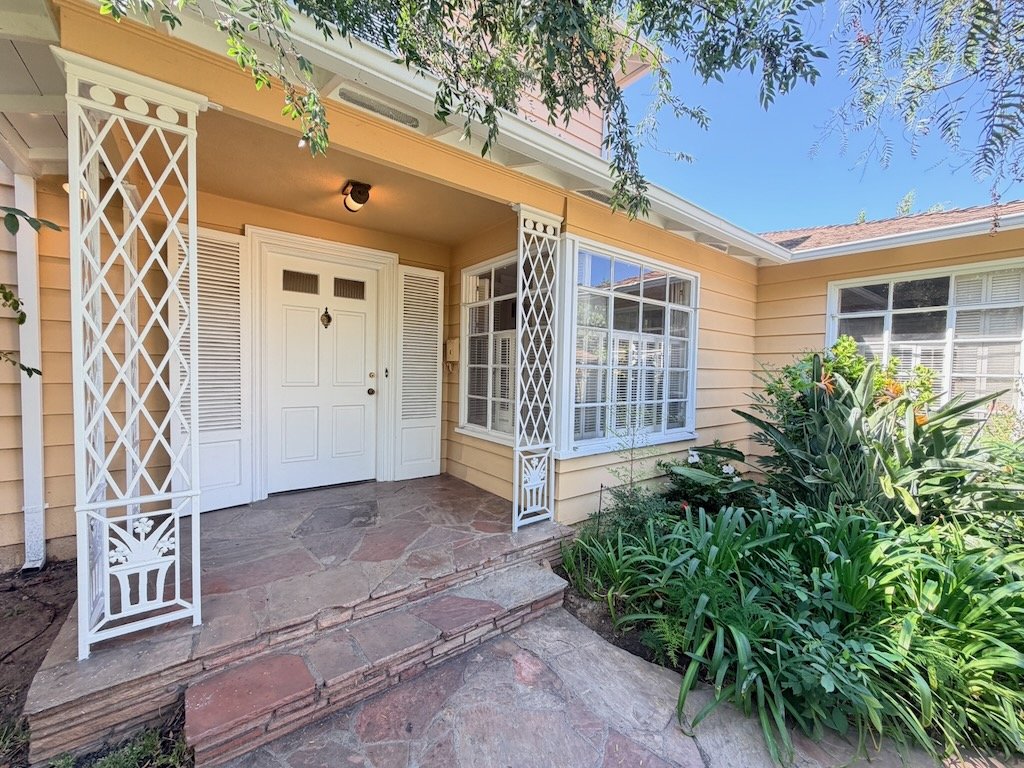 951 Masselin Ave - 3.jpeg