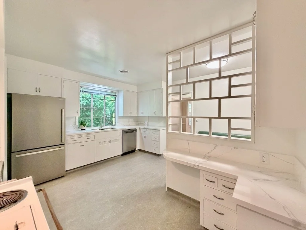 951 Masselin Ave - 13.jpeg