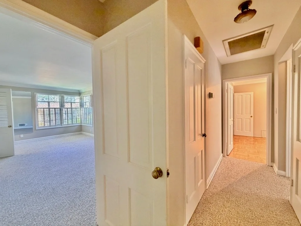 951 Masselin Ave - 15.jpeg