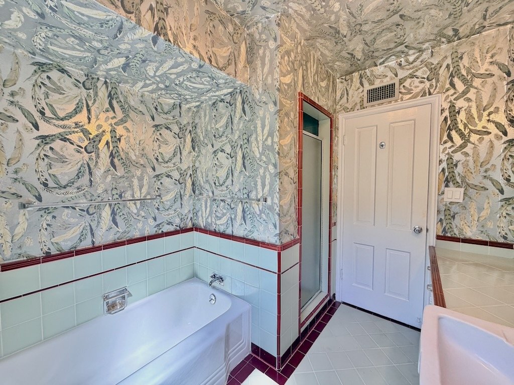 951 Masselin Ave - 23.jpeg