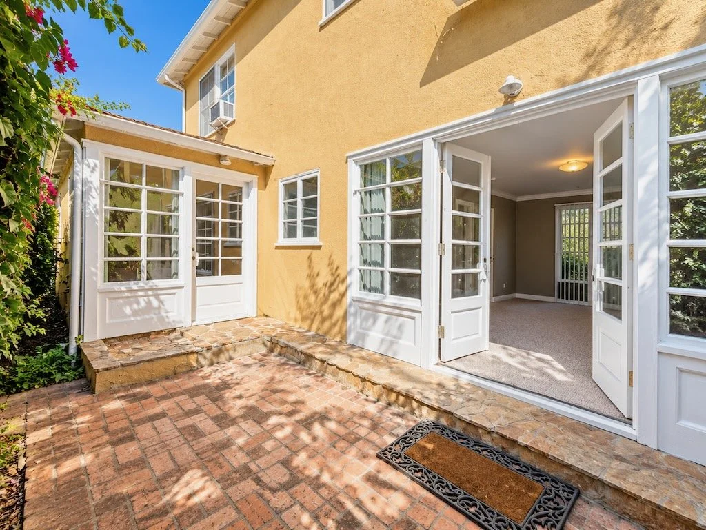 951 Masselin Ave - 26.jpeg