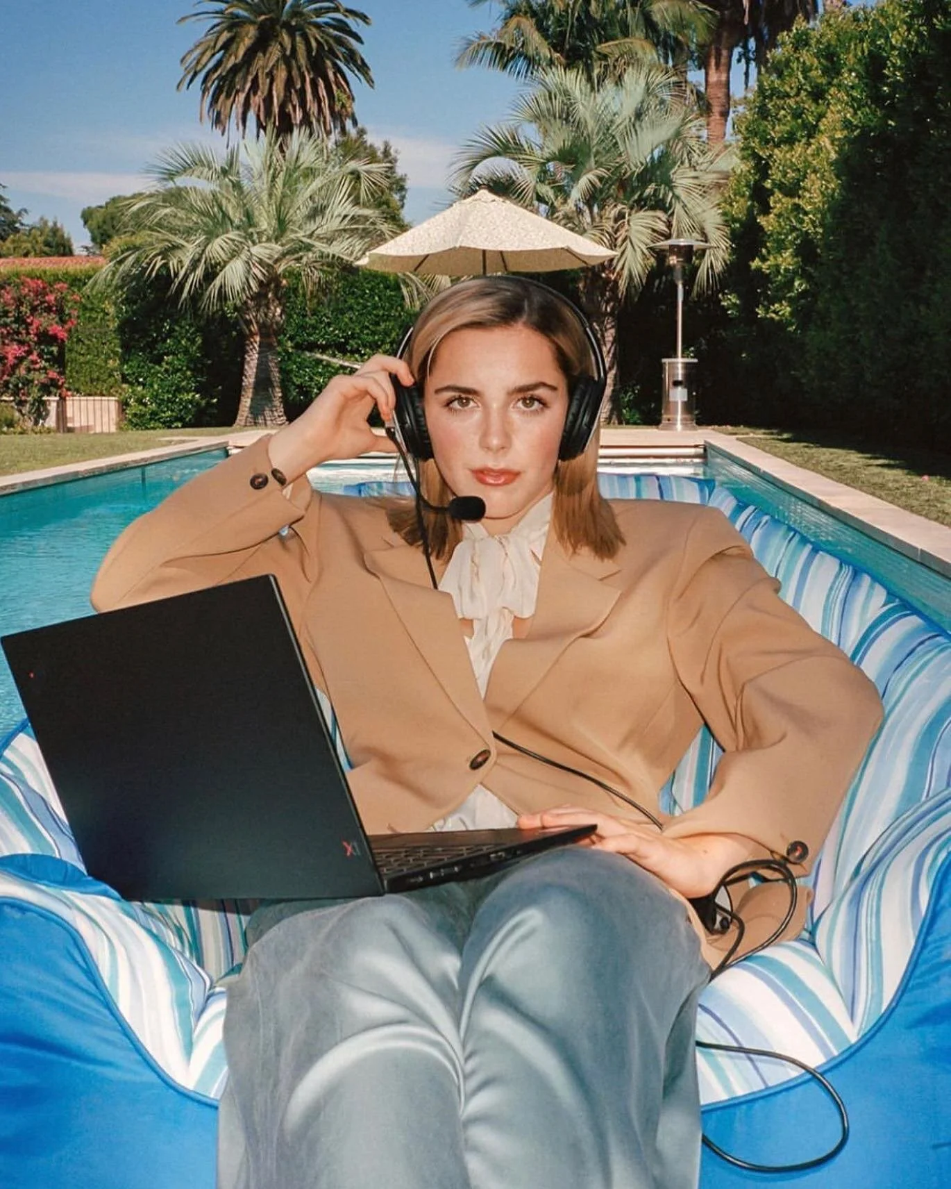 Sunkissed Lady Business ☀️📞
.
.
.
Boss babe: @kiernanshipka 
Magazine: @instylemagazine 
Styling: @juliavonboehm 
Clothing: @chloe @tods @ascenolondon 
Photo: @ccopp 
Hair: @brycescarlett 
Makeup: #laurengottmakeup 
All Makeup Product: @welovecoco #