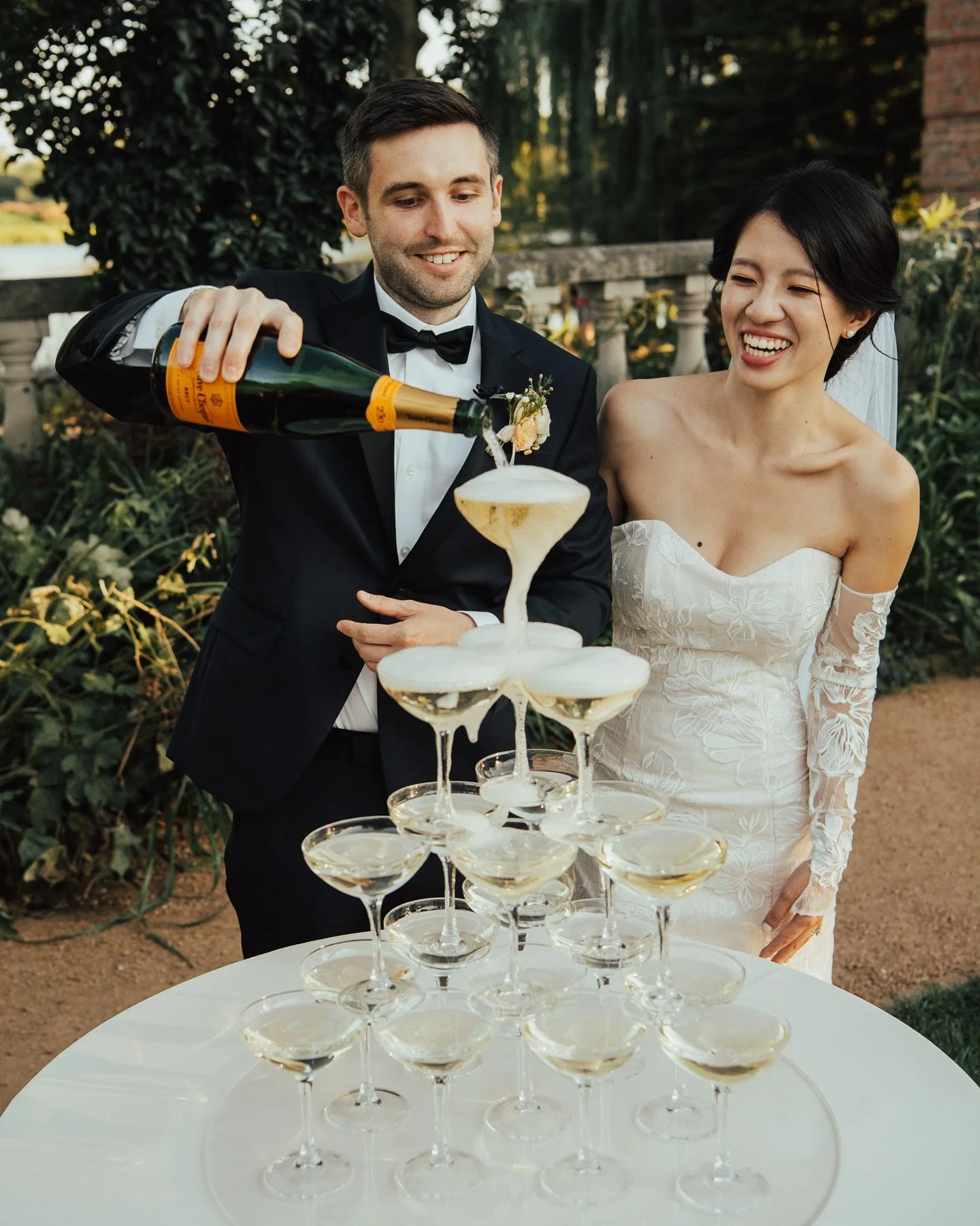 Still not over this Garden Party wedding I shot at the Chicago Botanic Gardens last year 🌸✨
Honestly, I didn&rsquo;t share much from this wedding (or many from last year) &mdash; not because I didn&rsquo;t love them, but because I was just trying to