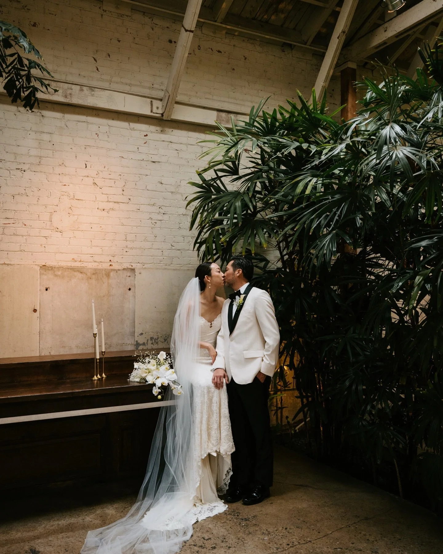 The day looked a little different than planned, but the LA rain didn&rsquo;t stand a chance at dampening this celebration. ✨
Eugene &amp; Nanna&rsquo;s wedding was overflowing with joy &mdash; laughter echoing through the rooms, tight hugs, and more 
