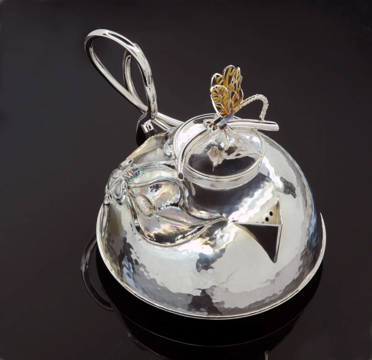 Tree Frog Teapot Overhead view