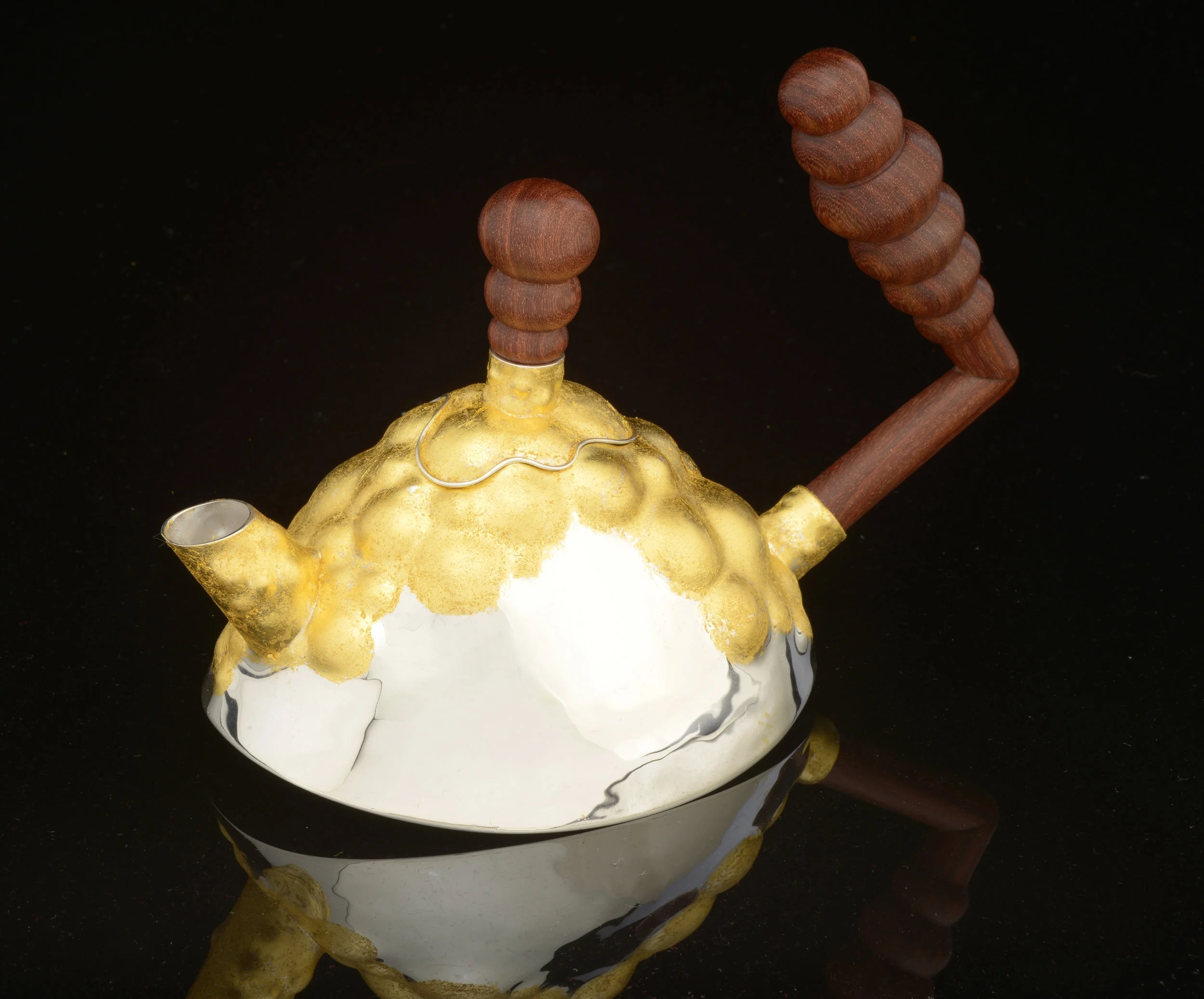 GOLDEN BOTRUS TEAPOT