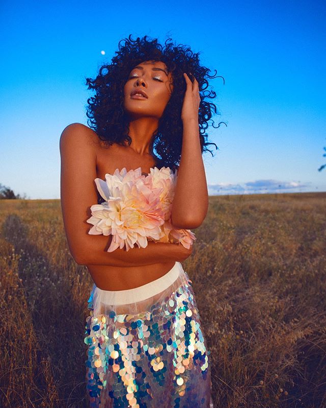 💫🌸✨// One day you will look back and see that all along you were blooming ... -
-

Fashion Stylist/CreativeDirector: @bsrthefashionista 🙋🏾&zwj;♀️
Muse: @_ilikelexx 
Photographer: @avionthomasphotography 
MUA: @photosbyomar 
Skirt: @randomaddictio