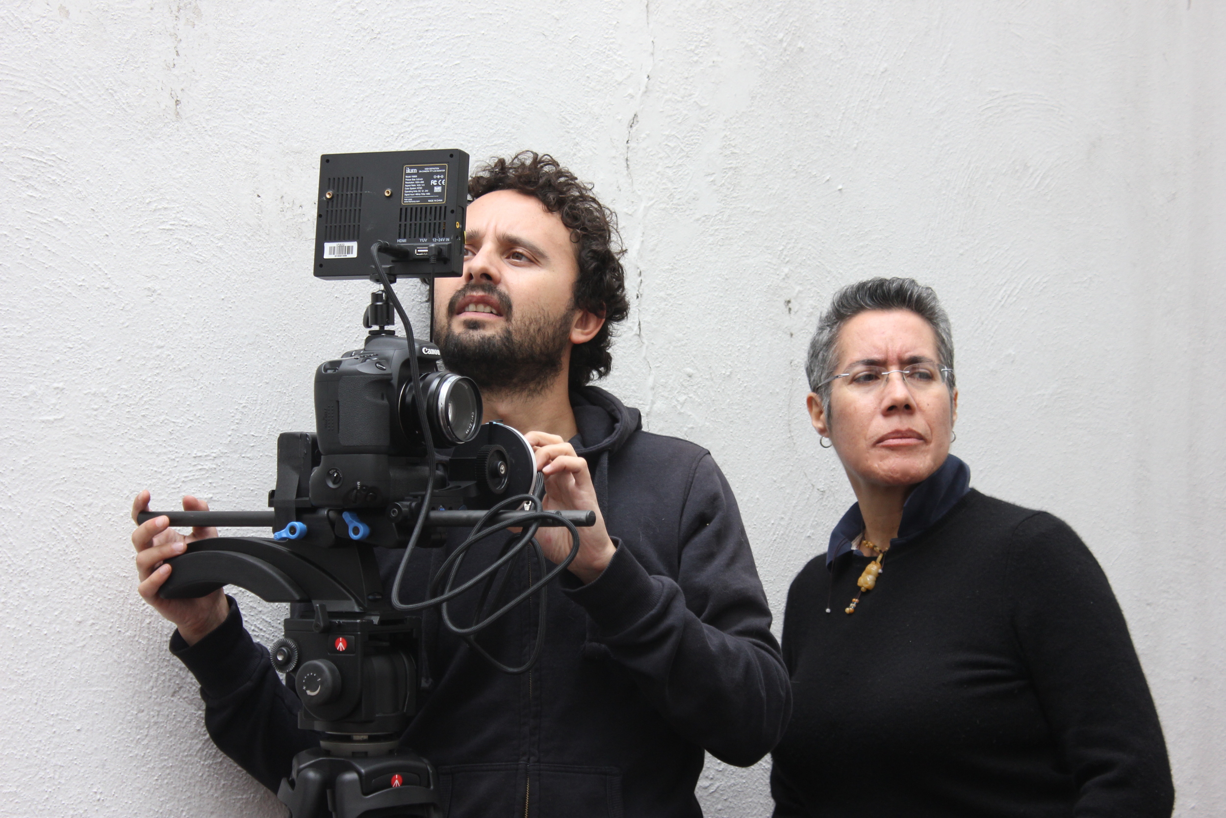  Cristina with DP Santiago Sánchez on set of  Hermanas  in Mexico City. 
