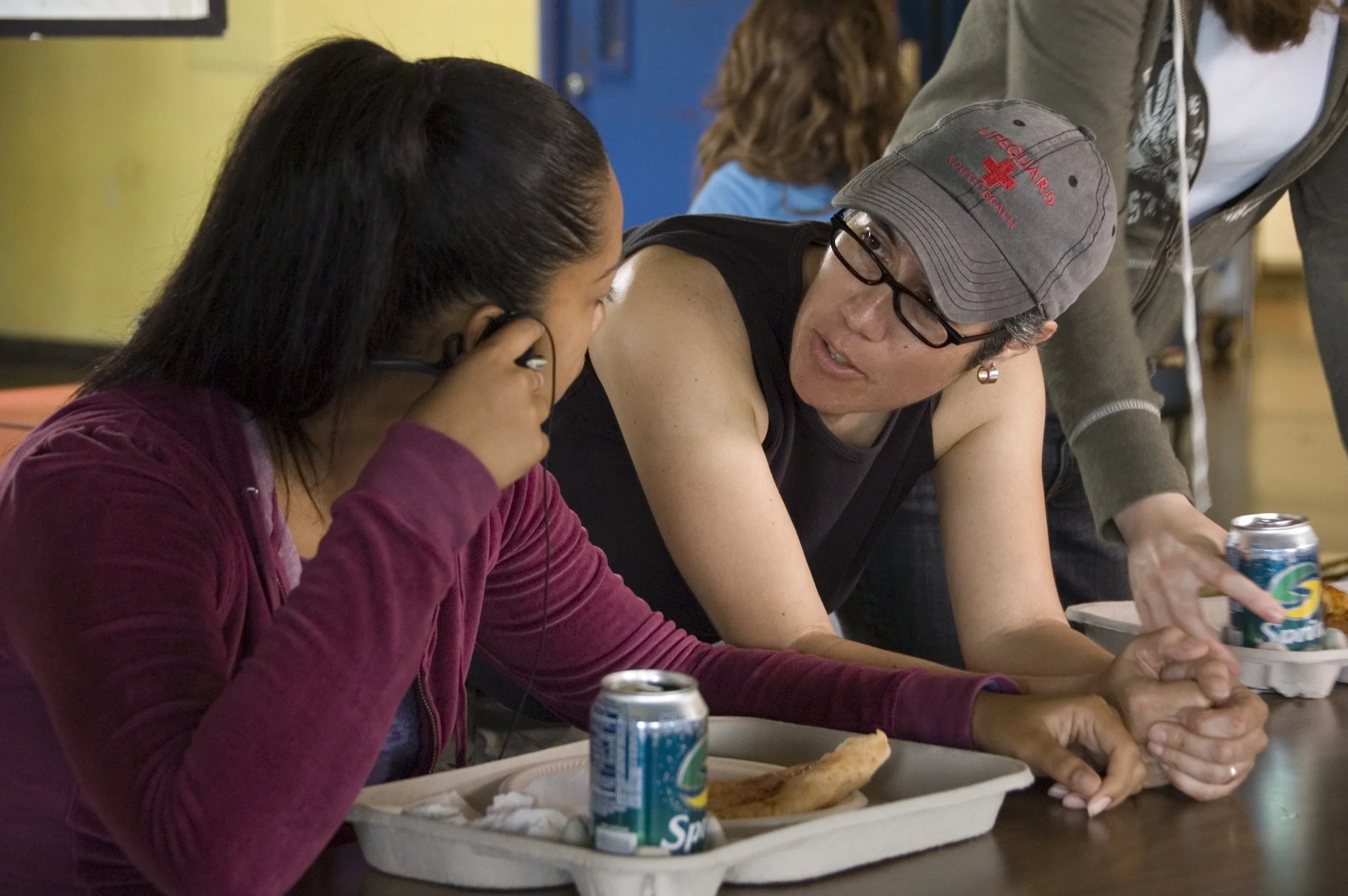 Cristina and Kristen Gonzalez on set of 3 Américas .