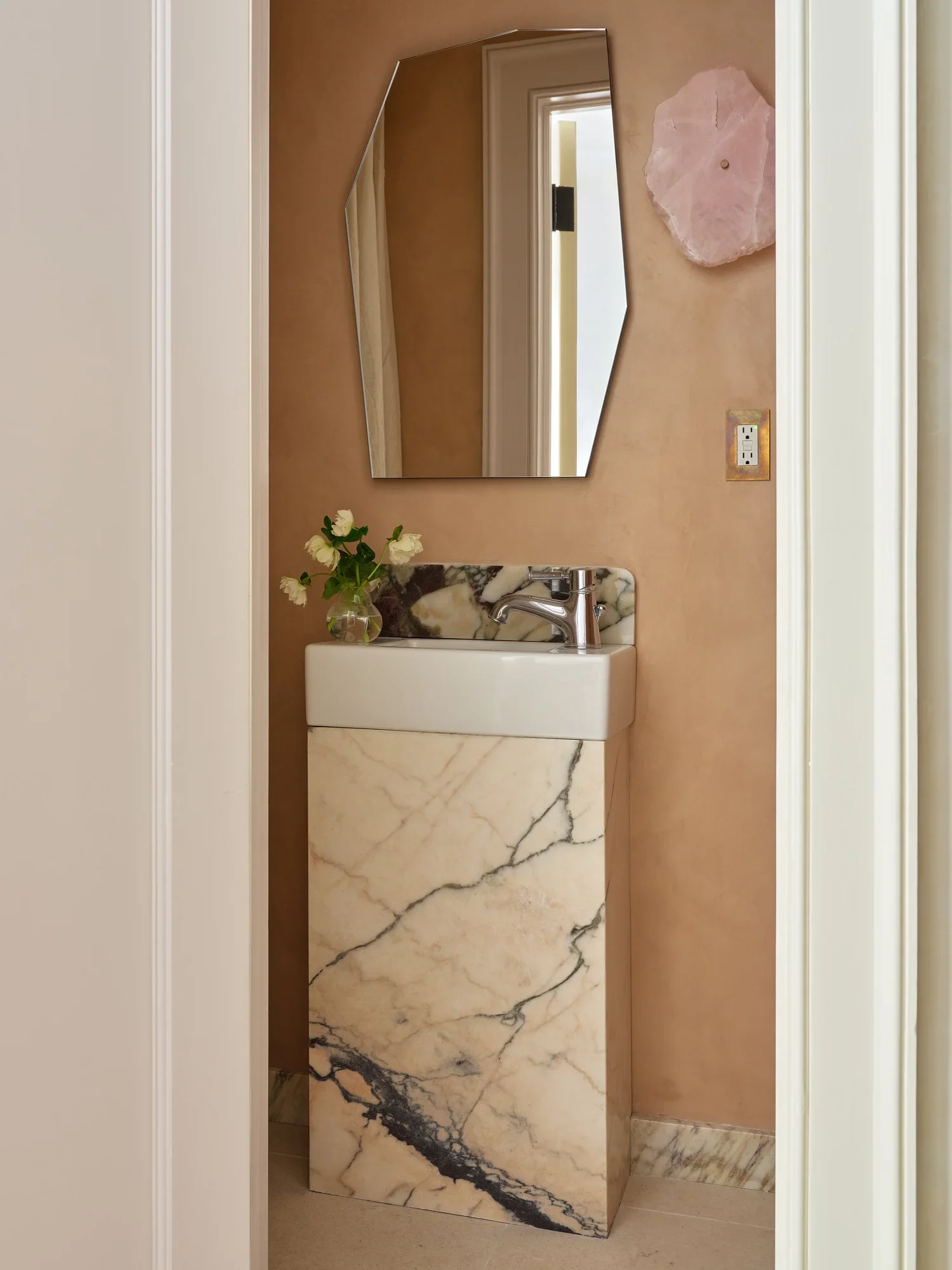 2024SEPT_BrooklynShowHouse_Alon_0091_PowderRoom.jpeg.webp