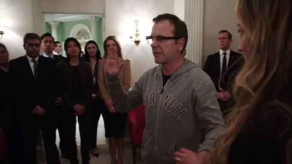 Tom Kirkman (Kiefer Sutherland) goes from a soon-to-be-fired cabinet member to President of the United States after a devastating attack.