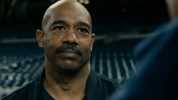 Ginny’s father, Bill Baker (Michael Beach), is a former pitcher himself who never made it big and began grooming his daughter to be a talented pitcher from a very young age.