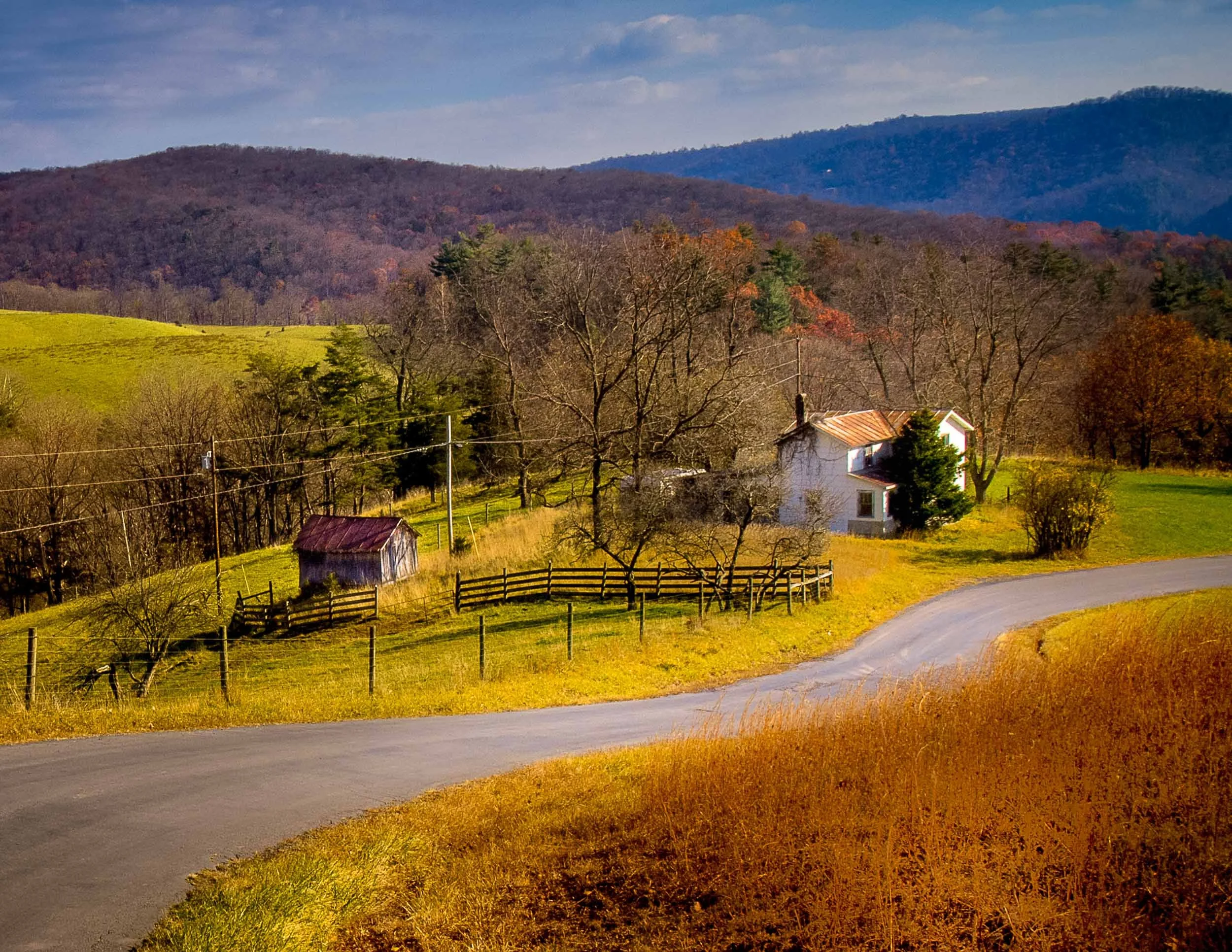 134 Whie Farm House Fall 50Day.jpg