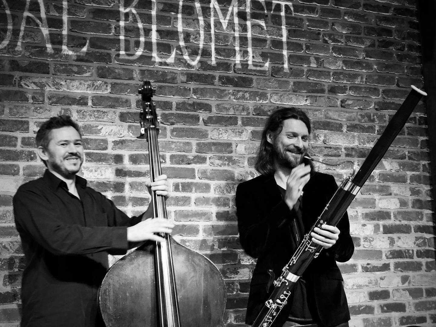 @matbasslopez and Marc Tr&eacute;nel graciously taking the applause in front of the brick wall at @lebalblomet during the concert of the @off_swing_quintet 

#doublebass #bassoon #orchestredeparis #parislife #contrebasse #basson @label_ouest @jazz.ma