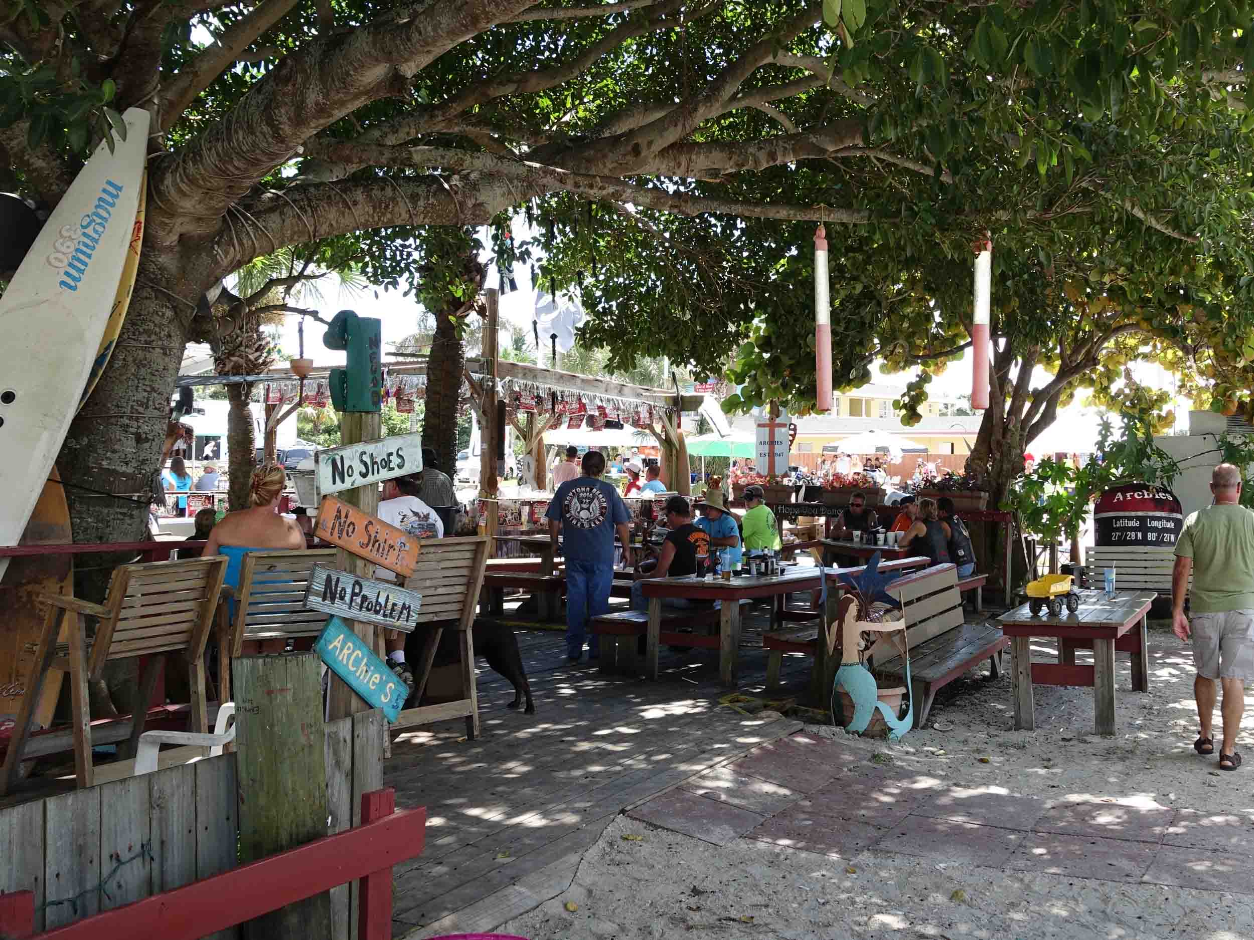 Archie's Seabreeze Exterior Dining Area