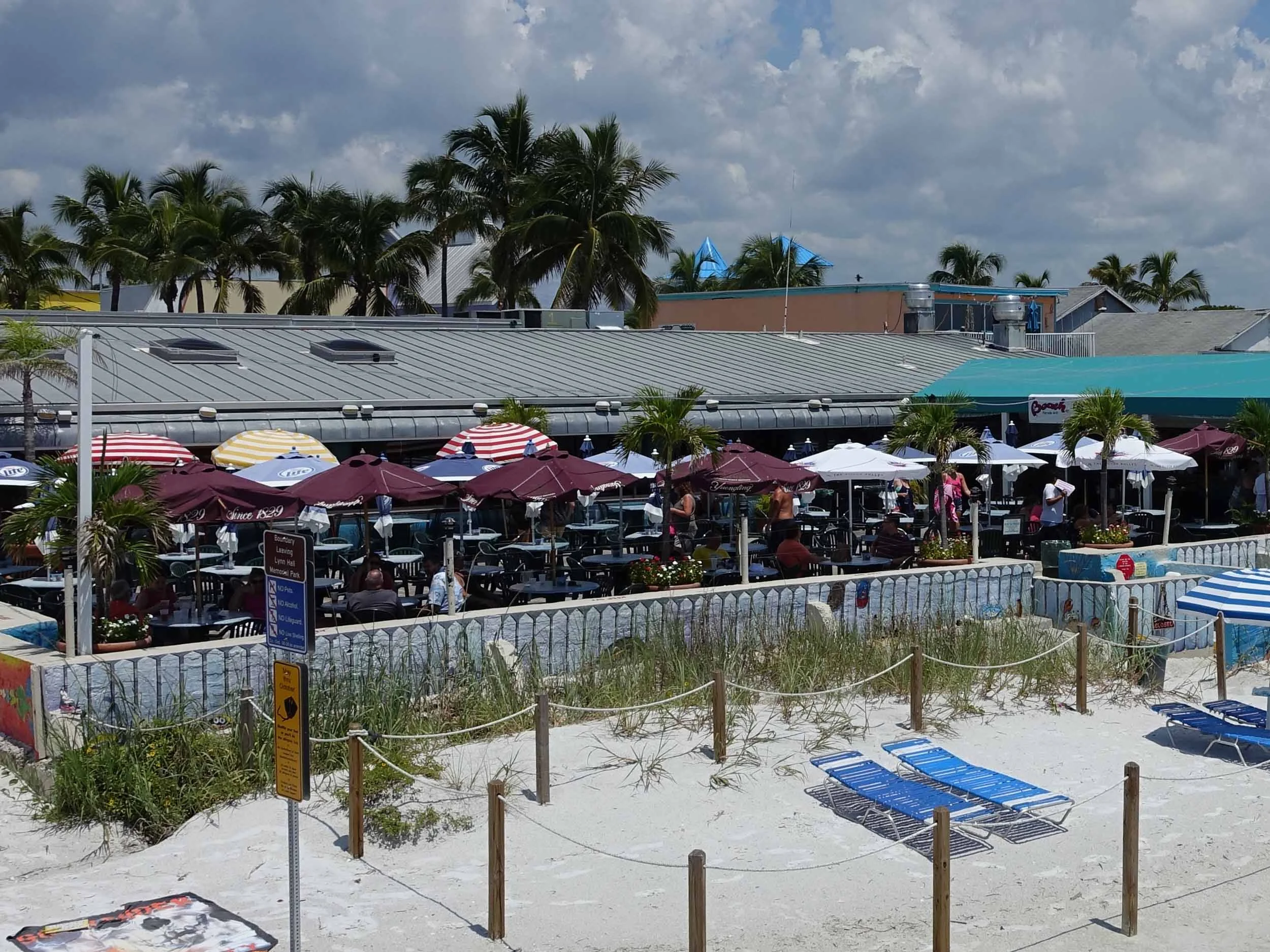 beach-pierside-exterior-sand.jpg