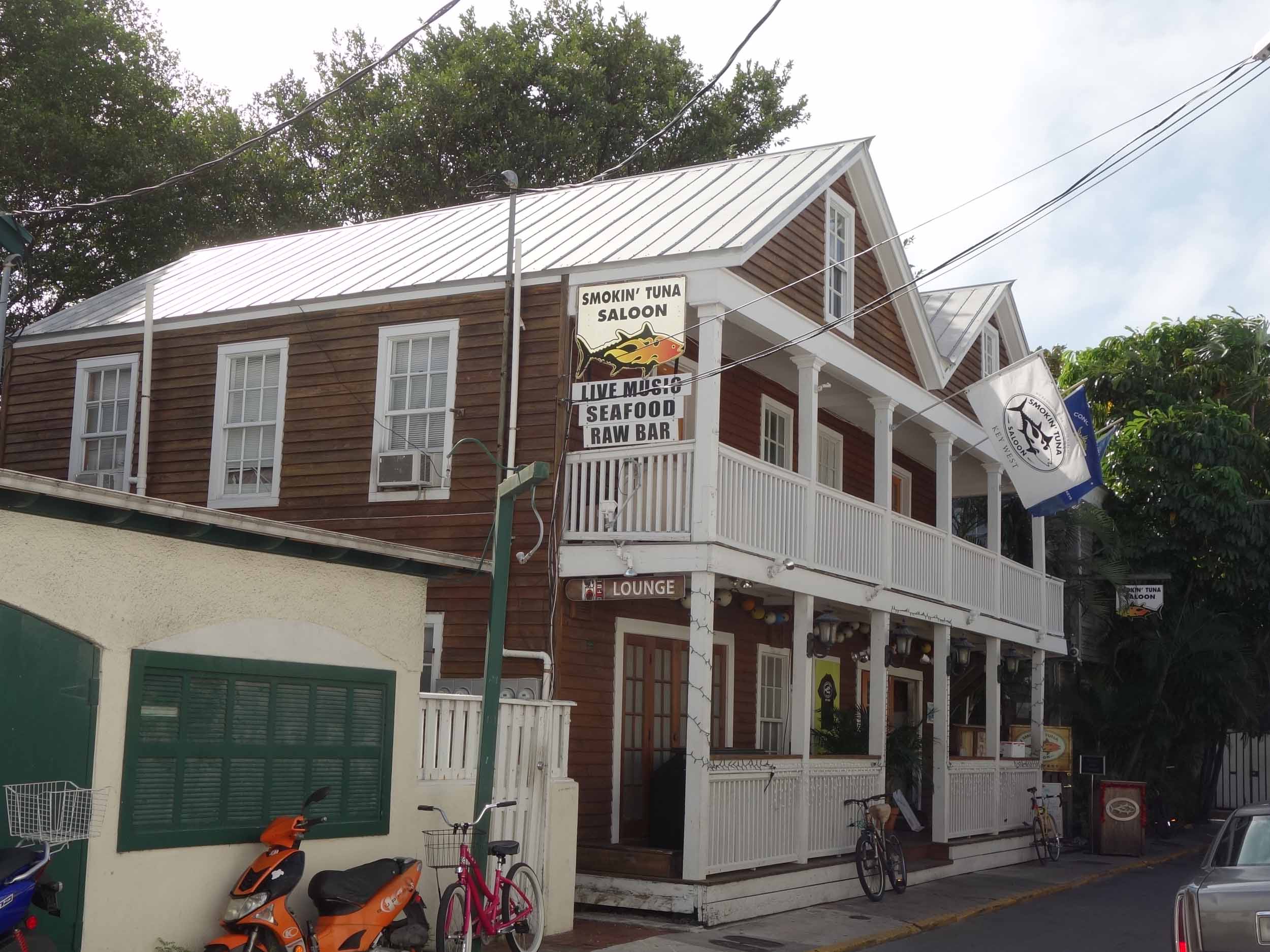 Smokin' Tuna Saloon Exterior