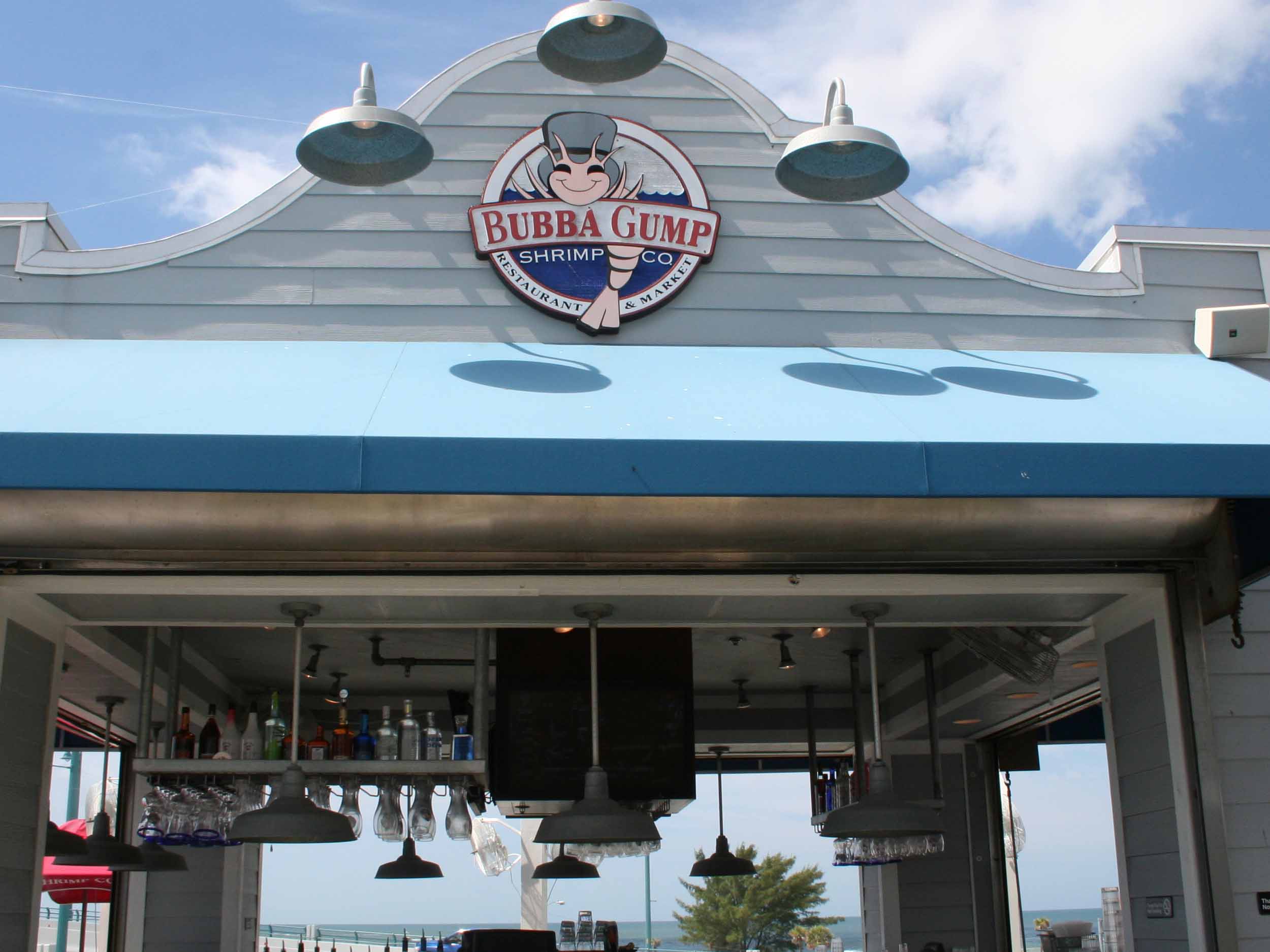 Bubba Gump Shrimp Co Outside Bar