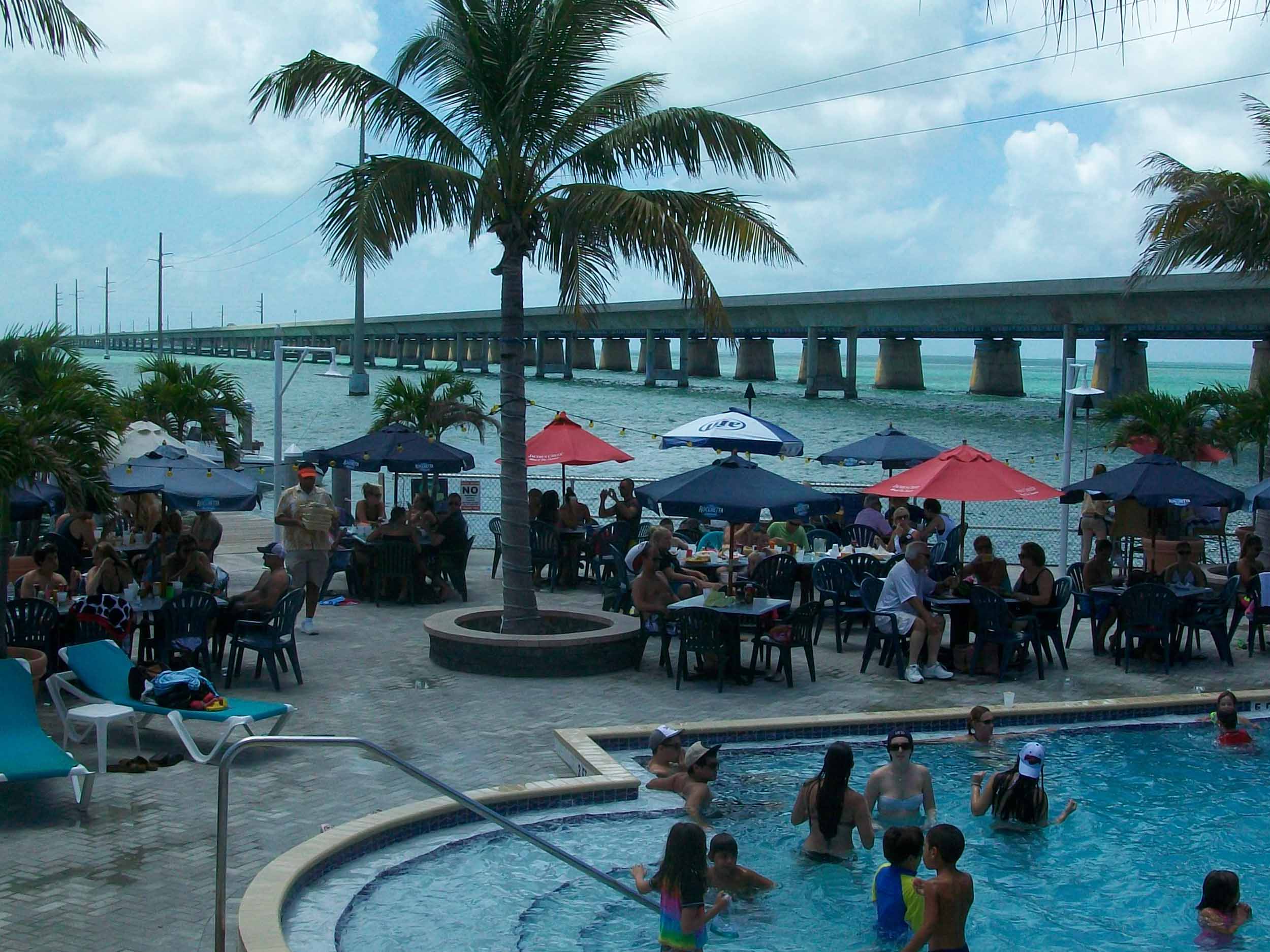 Suset Grille and Raw Bar Pool Area