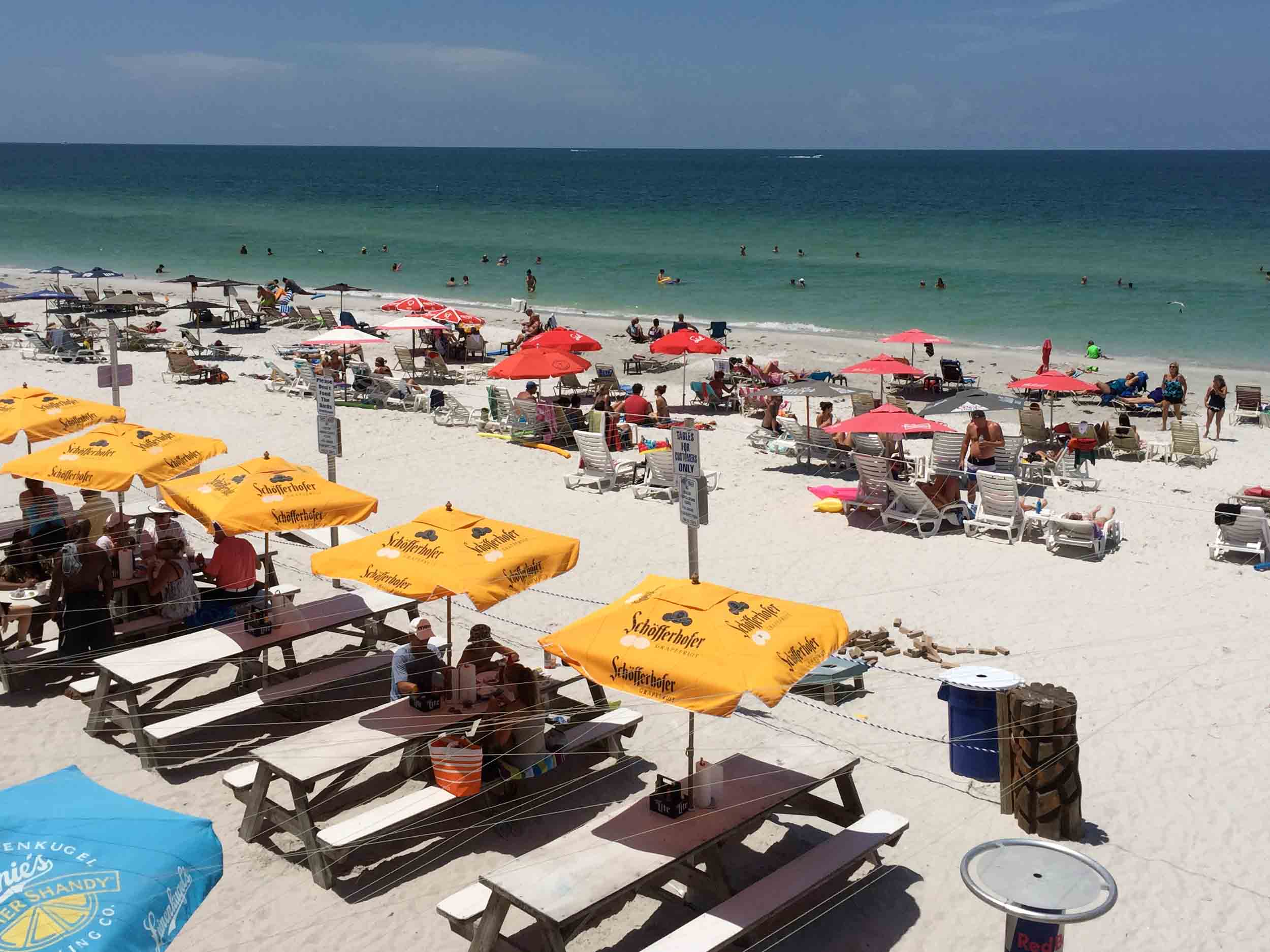 Caddy's on the Beach Tables