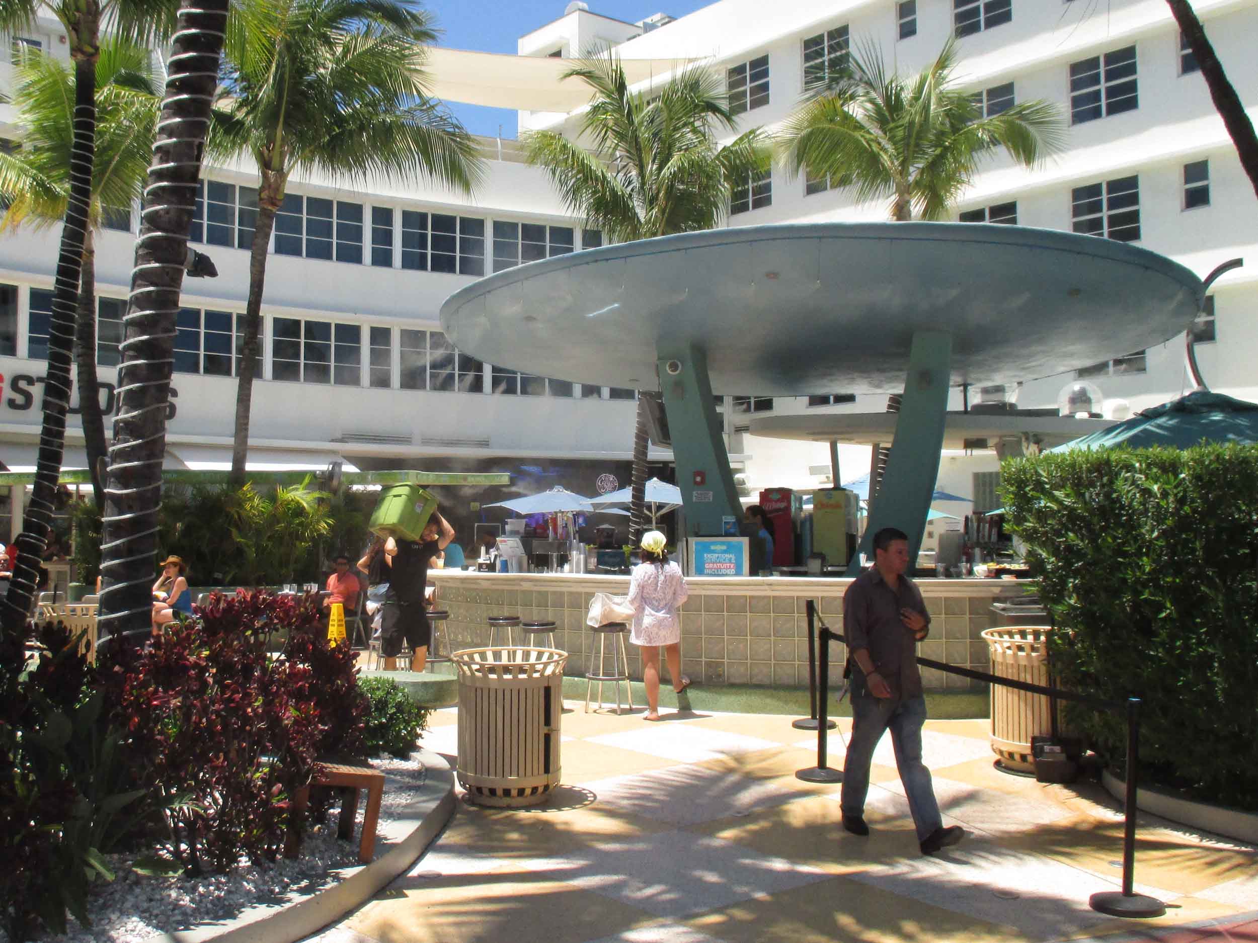Clevelander Bar