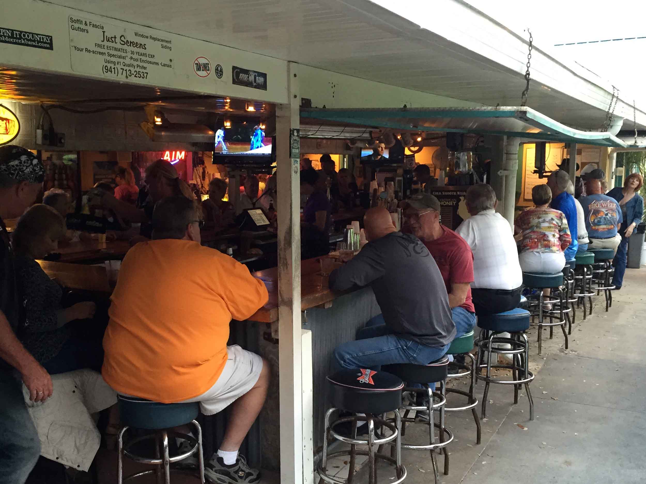 Woody's River Roo Pub and Grill Bar Area