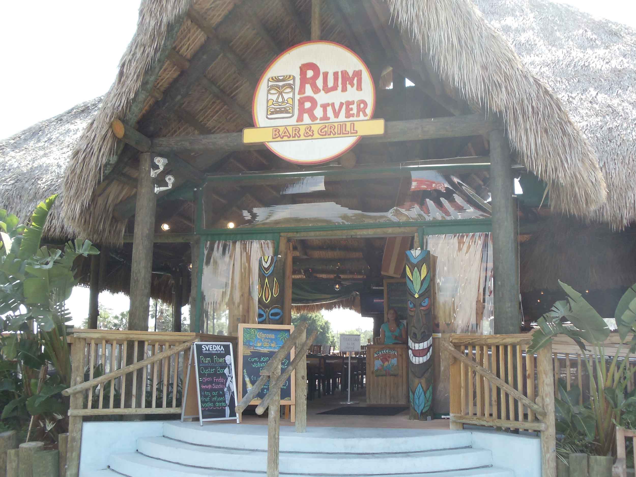 Rum River Bar and Grill Entrance