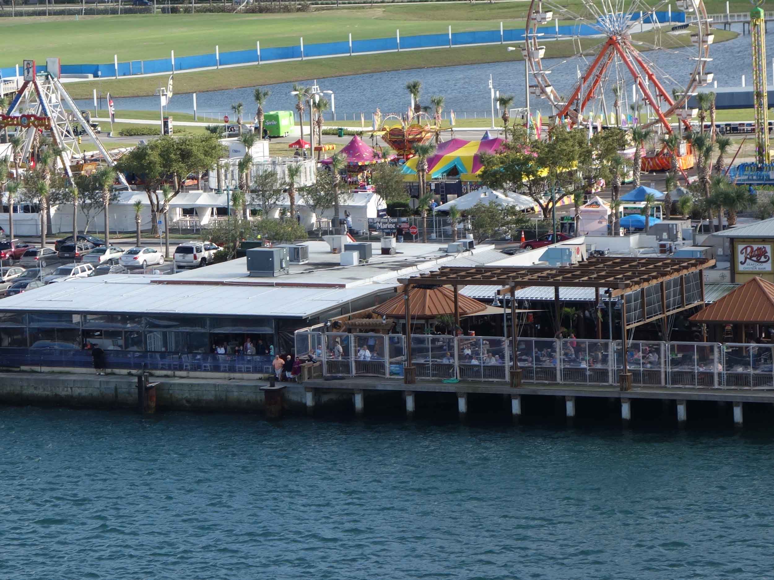 Rusty's Sefood and Oyster Bar Exterior