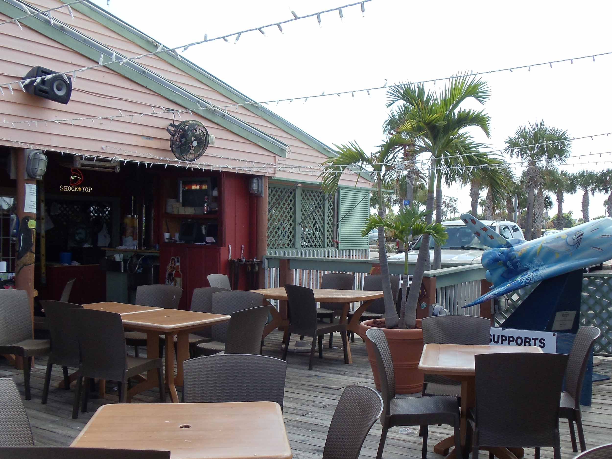 Rusty's Seafood and Oyster Bar Dining Area