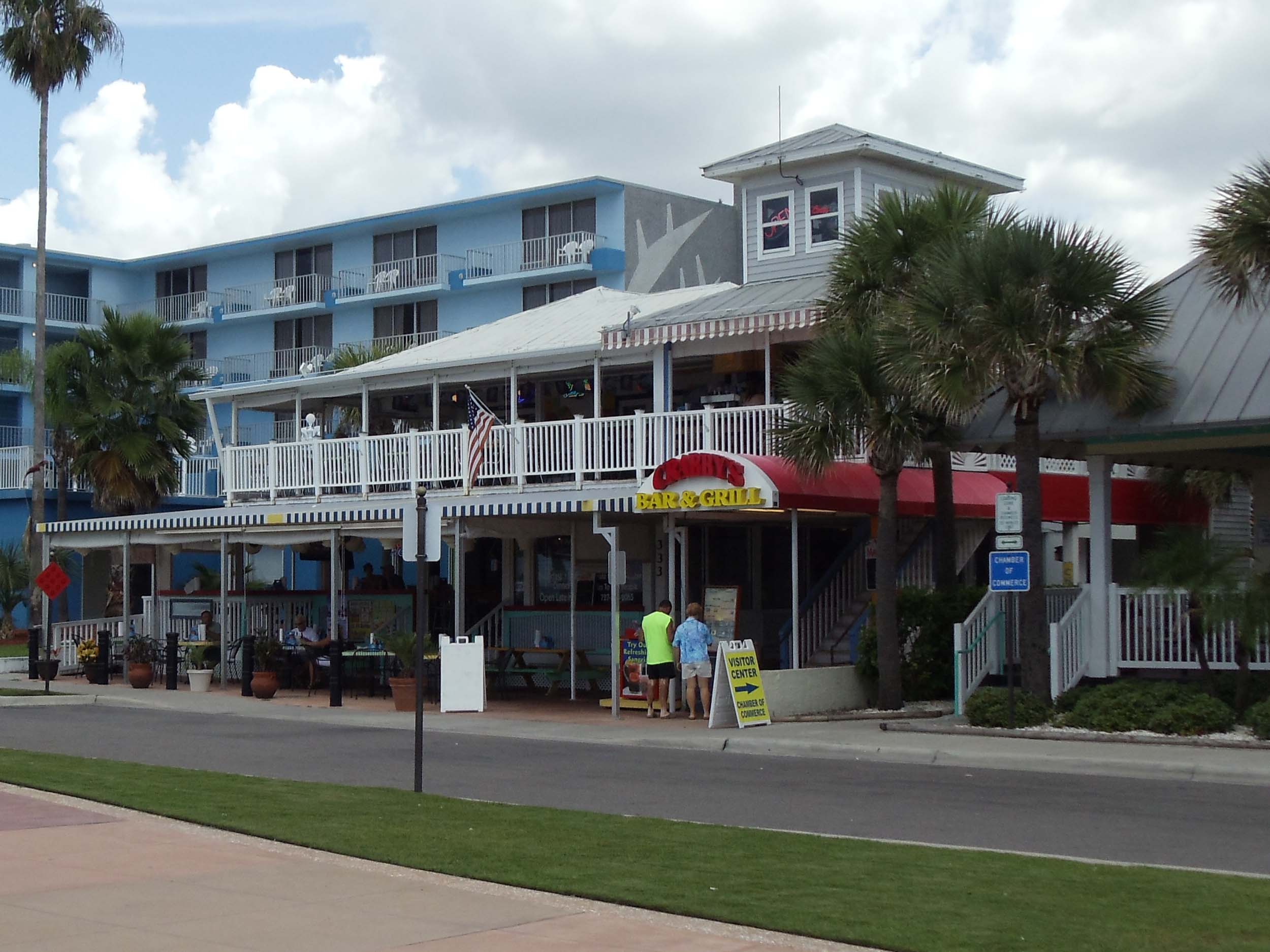 Crabby's Bar and Grill Exterior