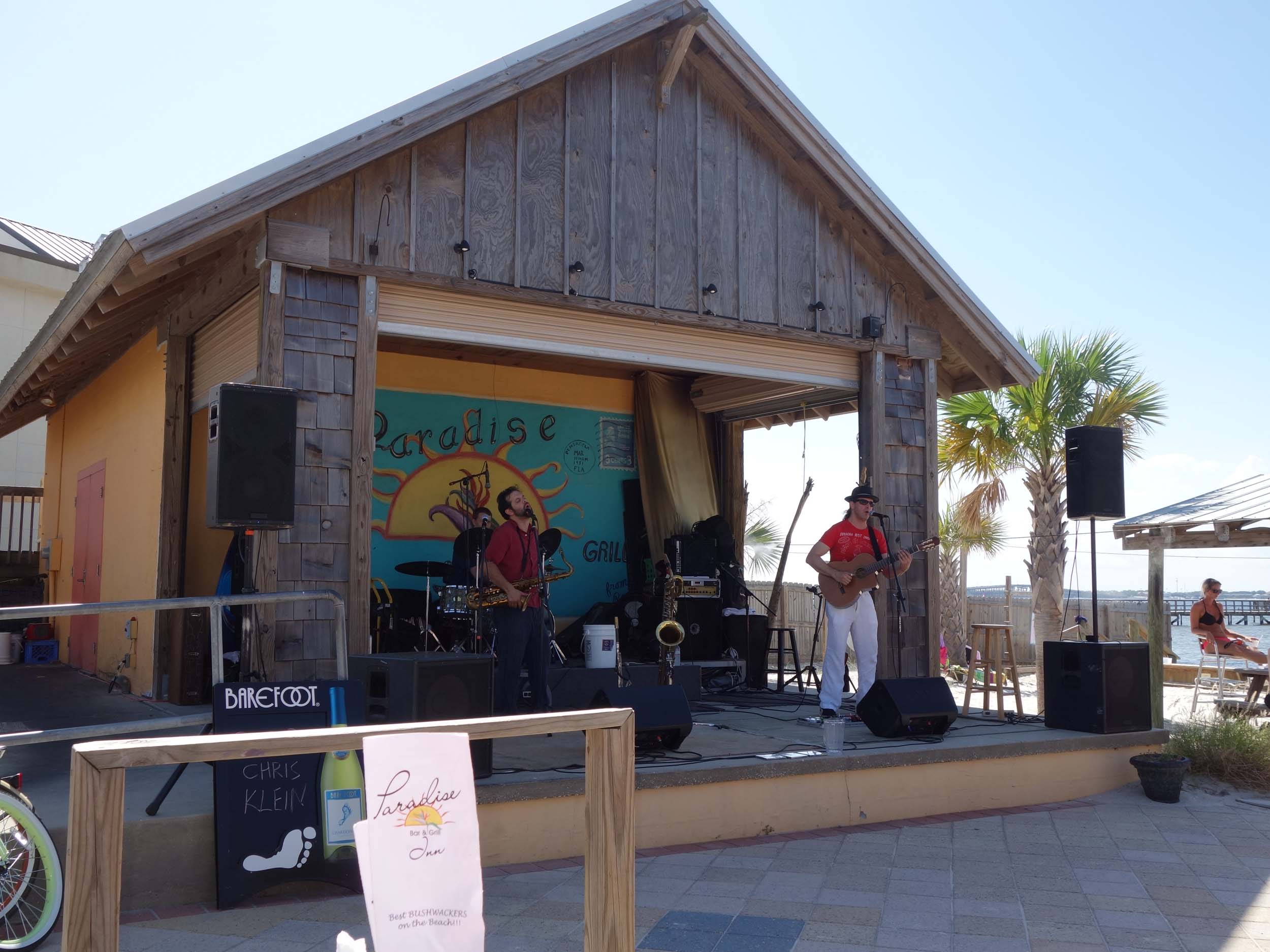 Paradise Bar and Grill Live Music
