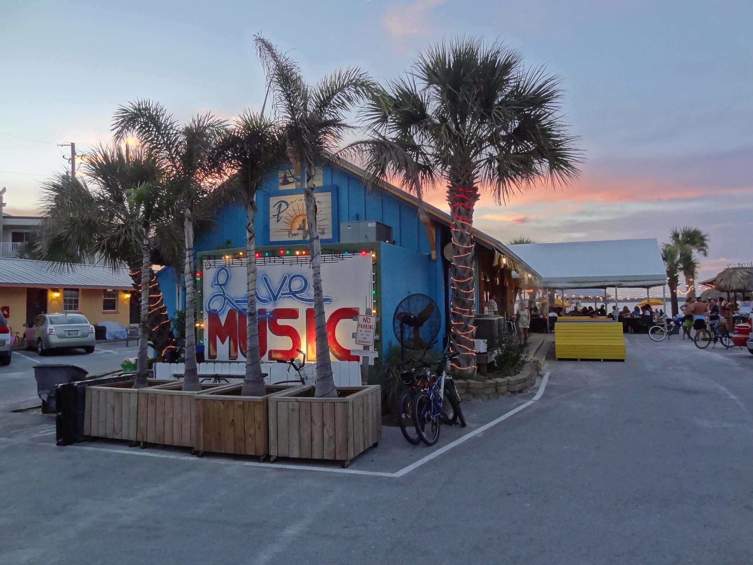 Paradise Bar and Grill Exterior