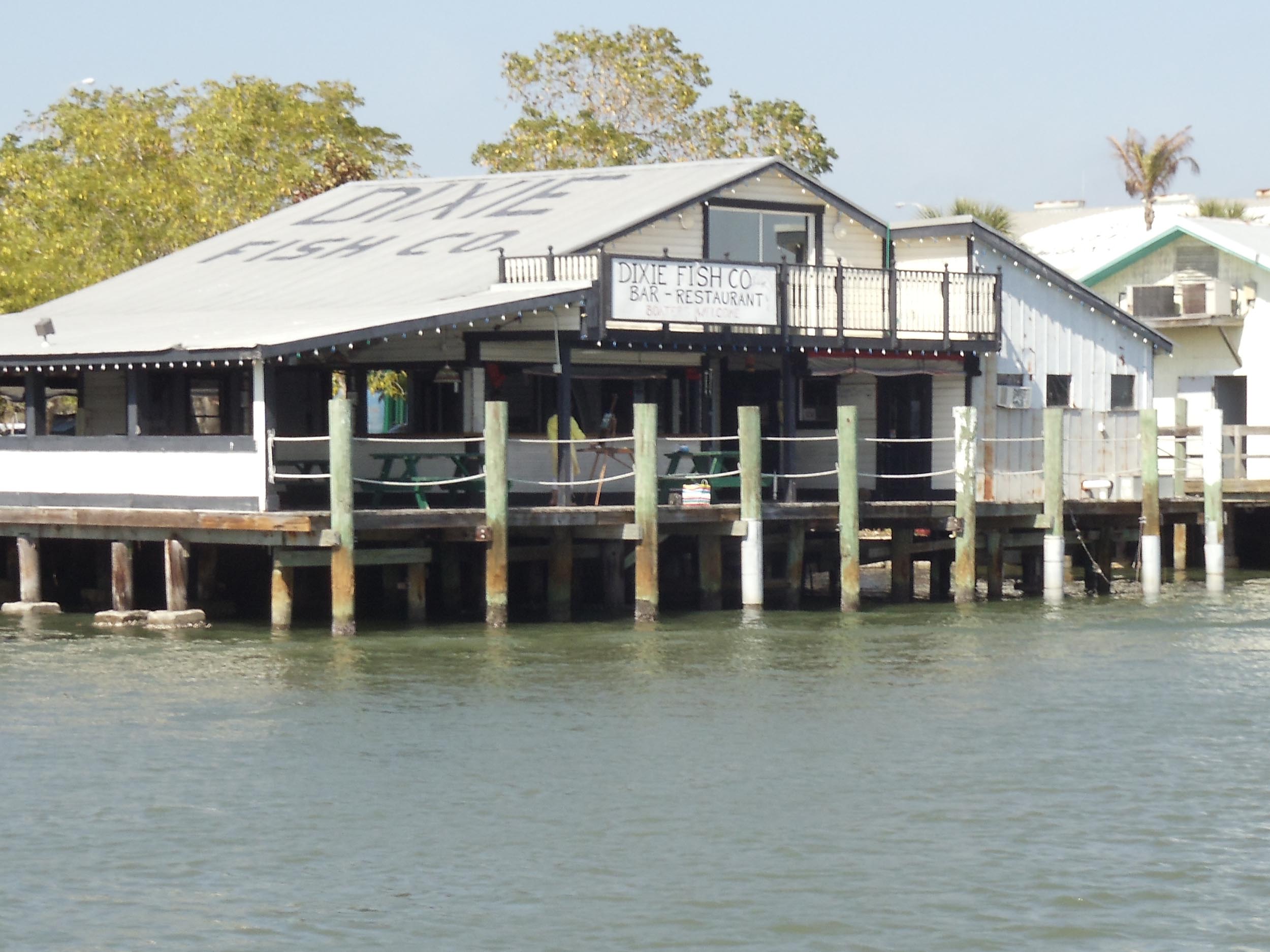 Dixie Fish Company Exterior