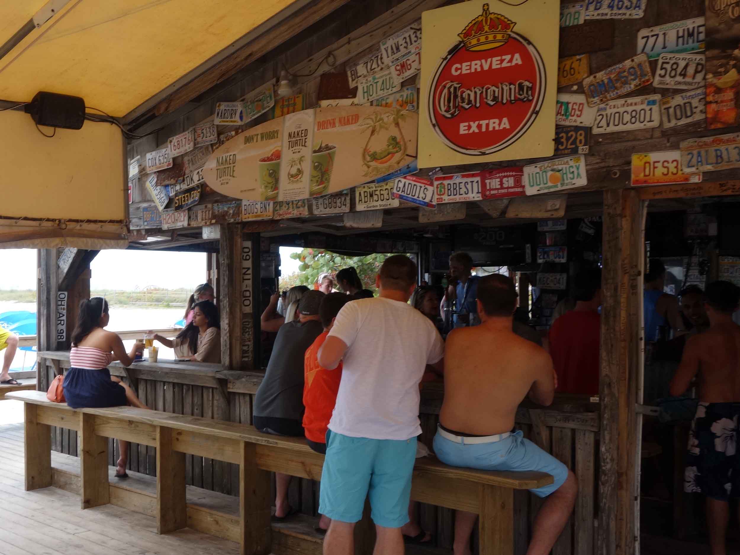 Postcard Inn on the Beach Bar Area
