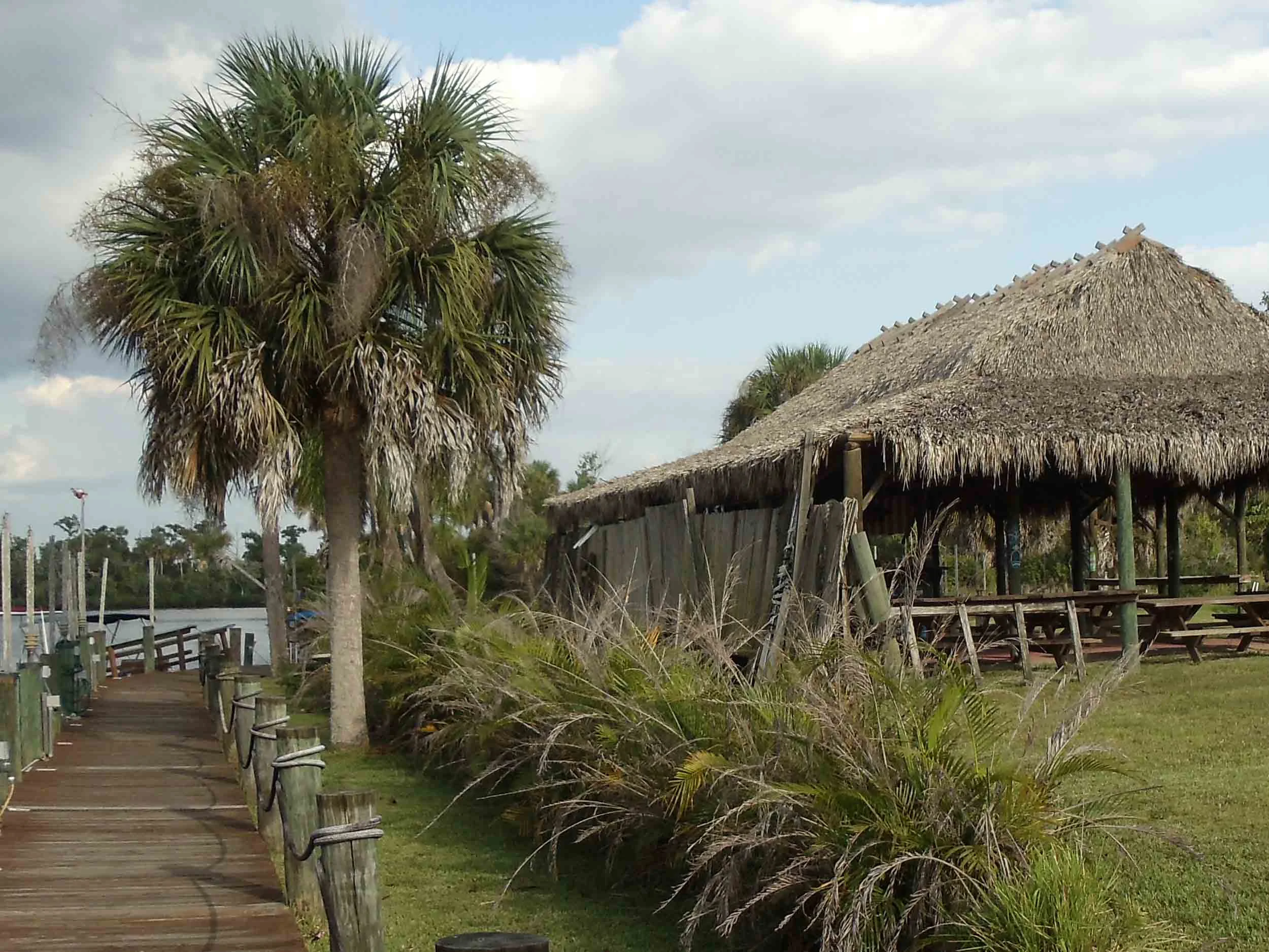Nav-A-Gator Grill Tiki Hut