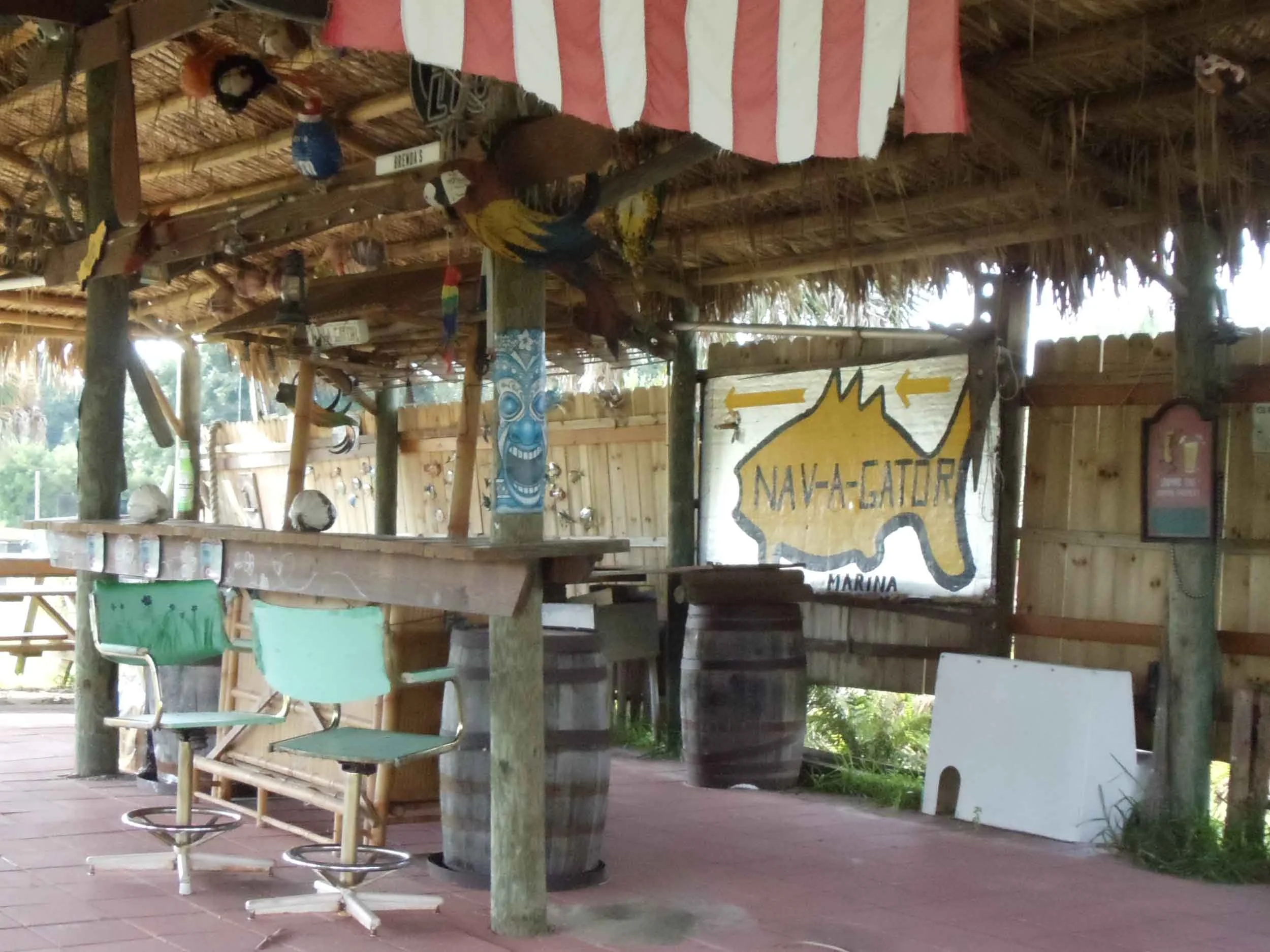 nav-a-gator-grill-outside-bar.jpg