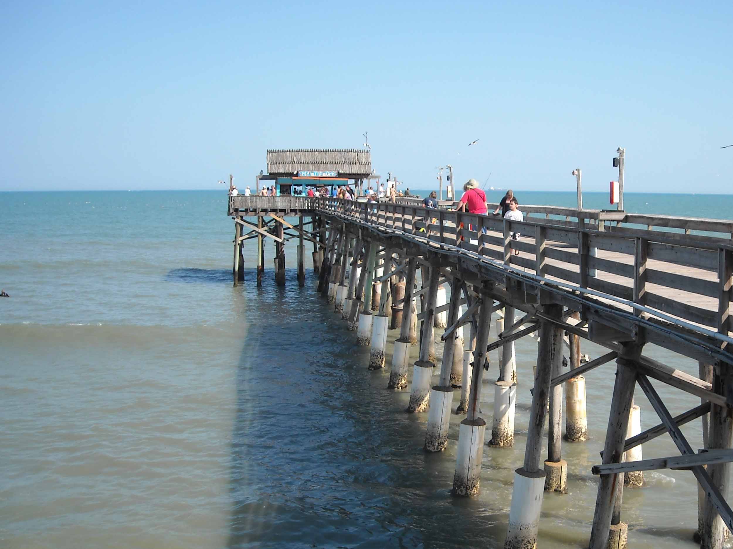 Rikki Tiki Tavern at the end of Cocoa Beach Pier