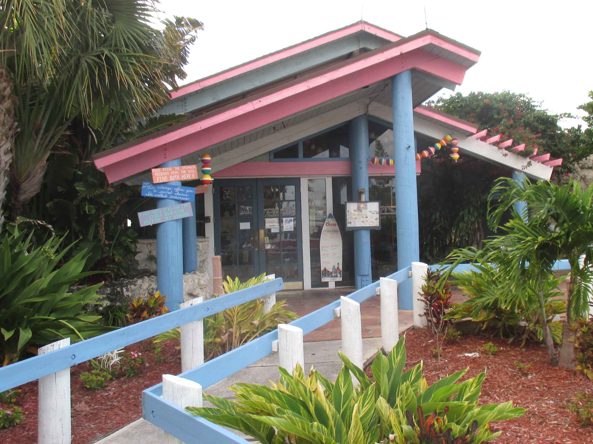 Manatee Island Bar and Grill Exterior