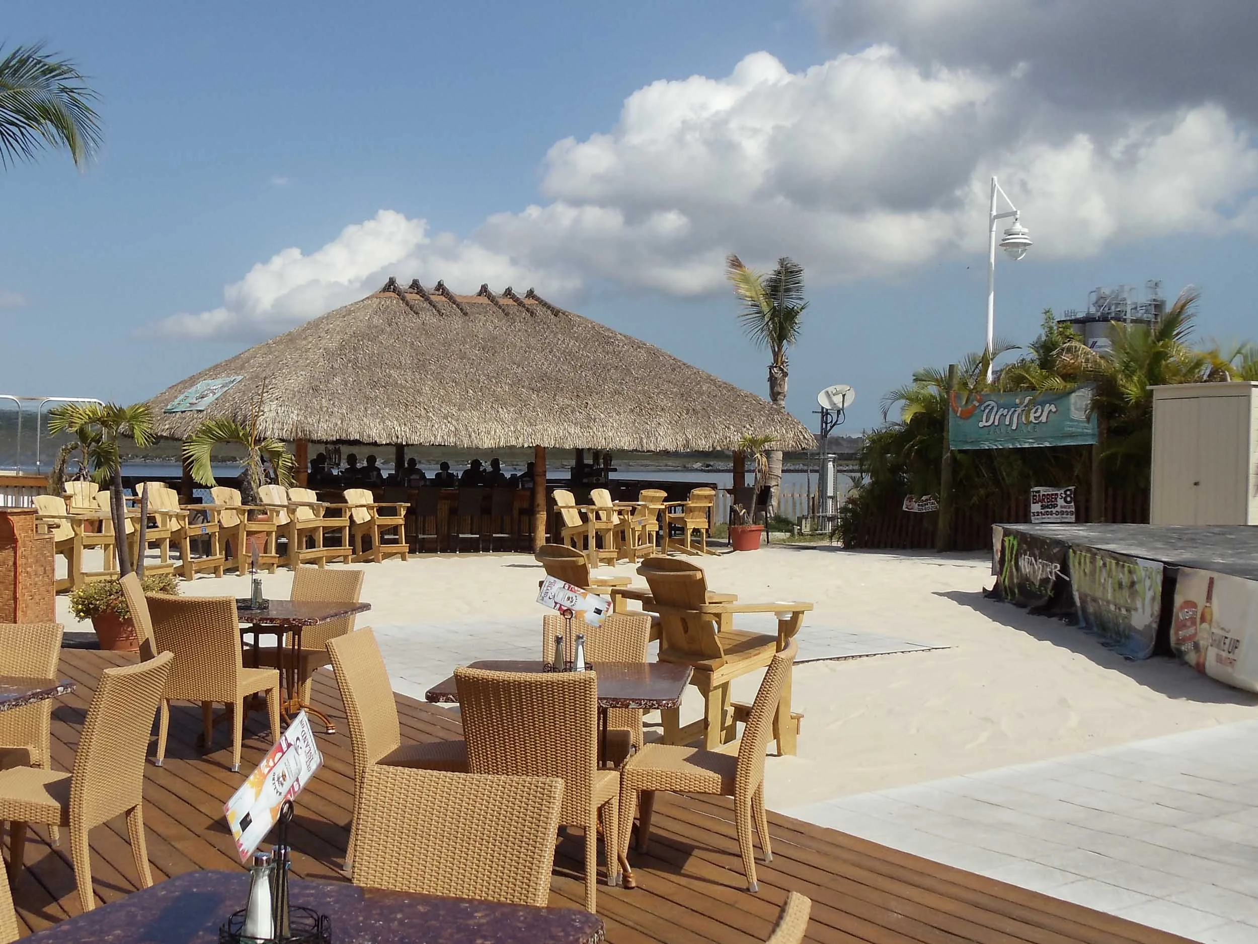 millikens-reef-beach-courtyard.jpg